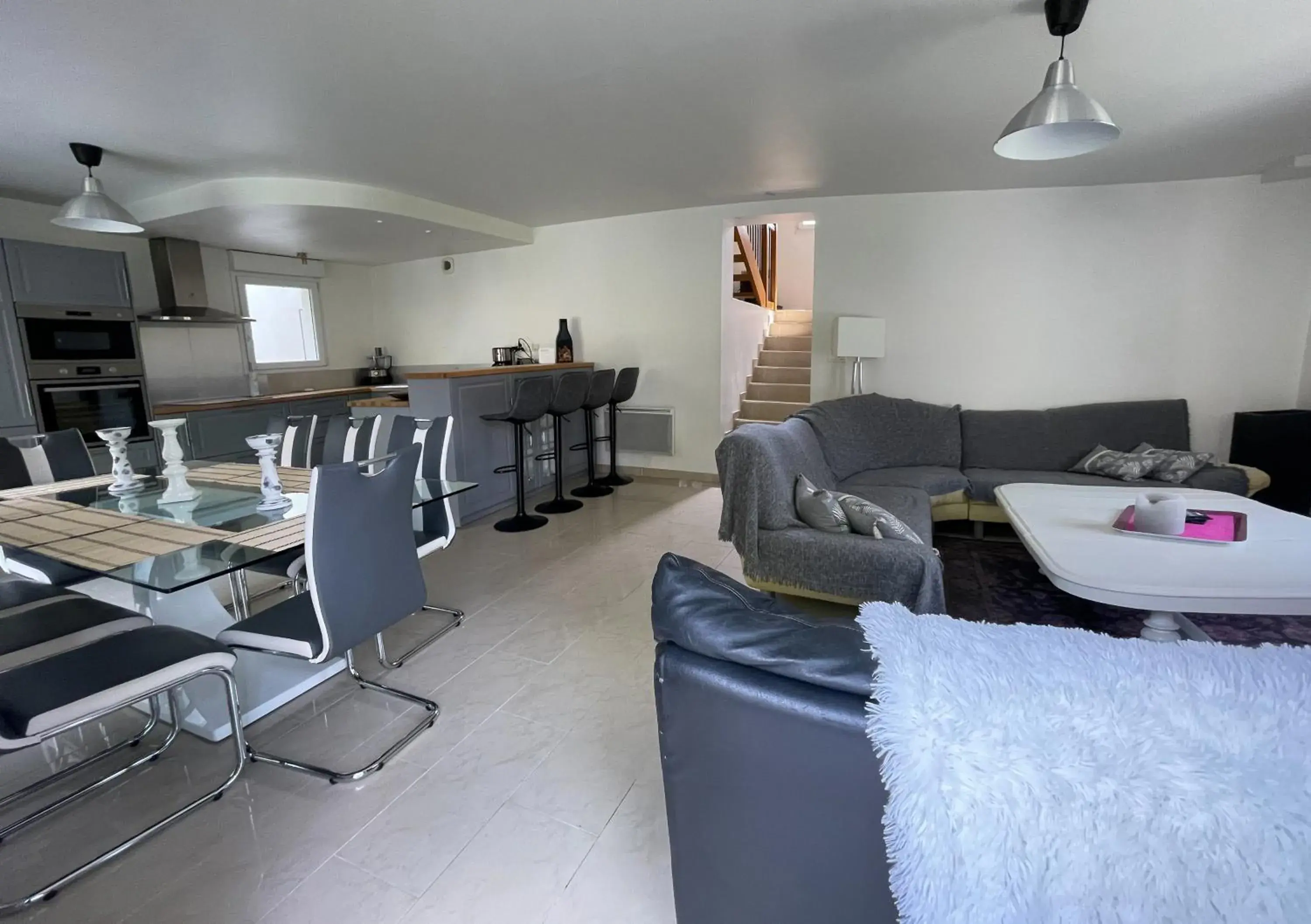 Other in LA MAISON DE DELSY Other in LA MAISON DE DELSY