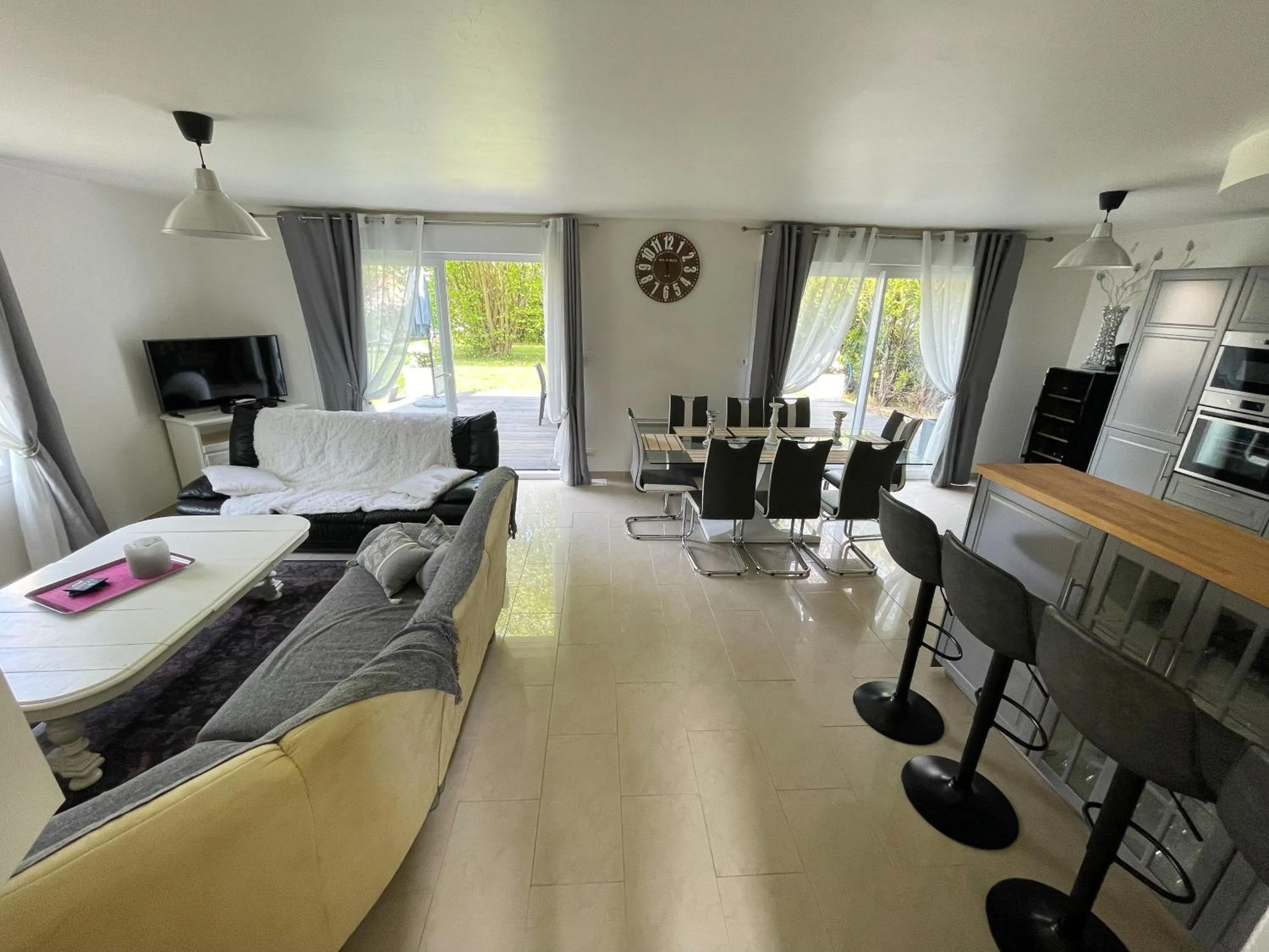 Living room in LA MAISON DE DELSY