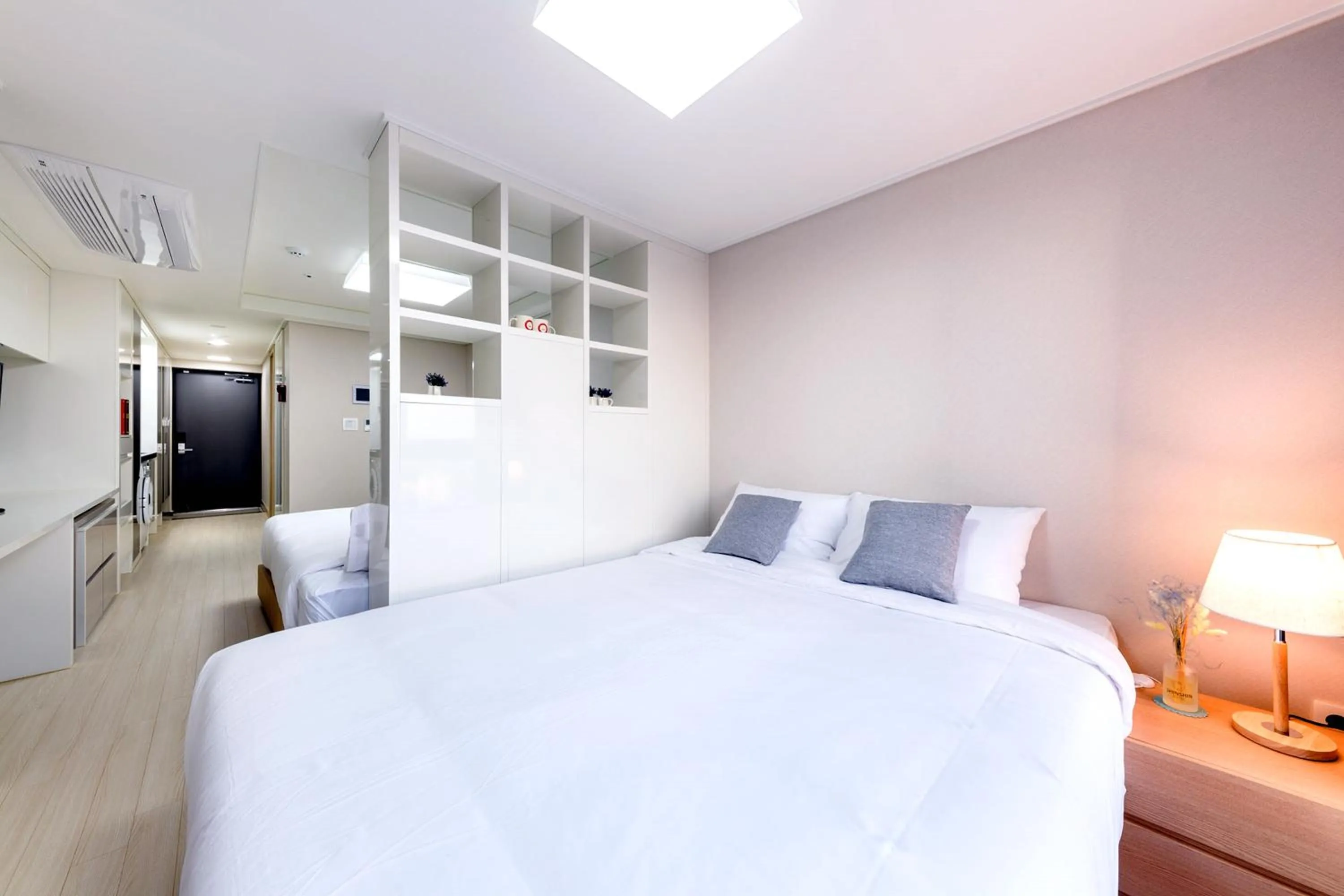 Bed in Shin Shin Hotel Seogwipo