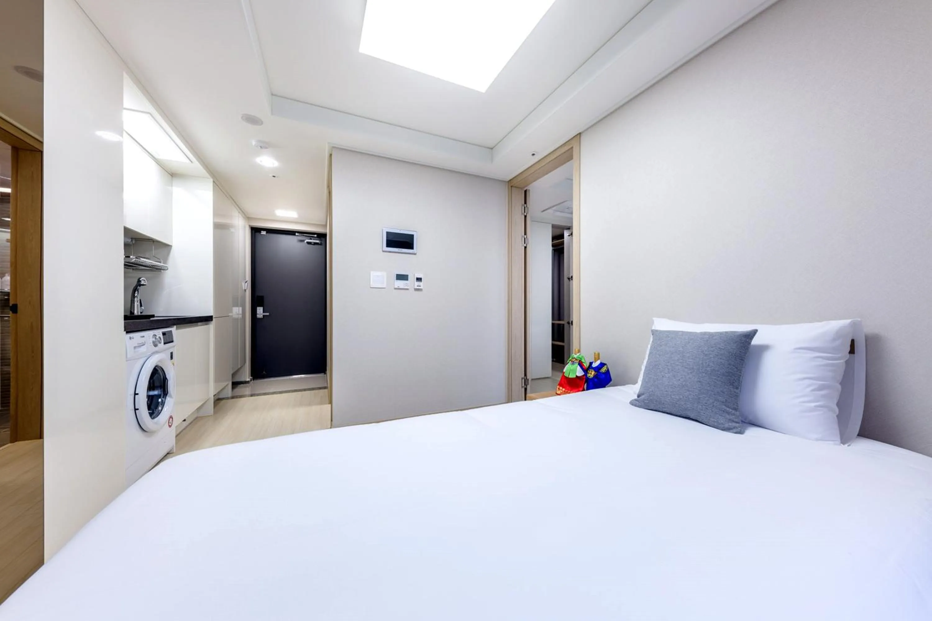 Bed in Shin Shin Hotel Seogwipo