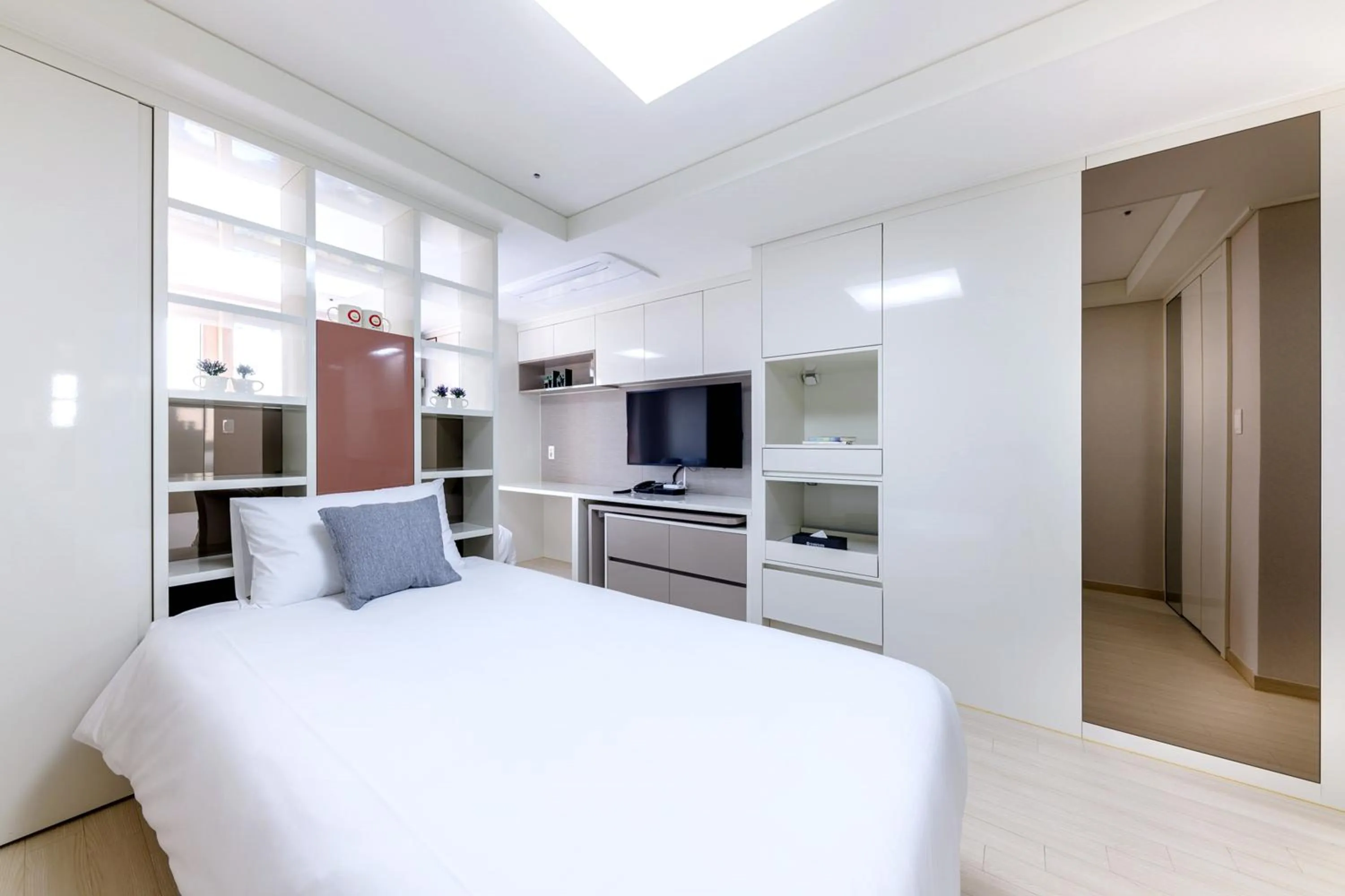 Bed in Shin Shin Hotel Seogwipo