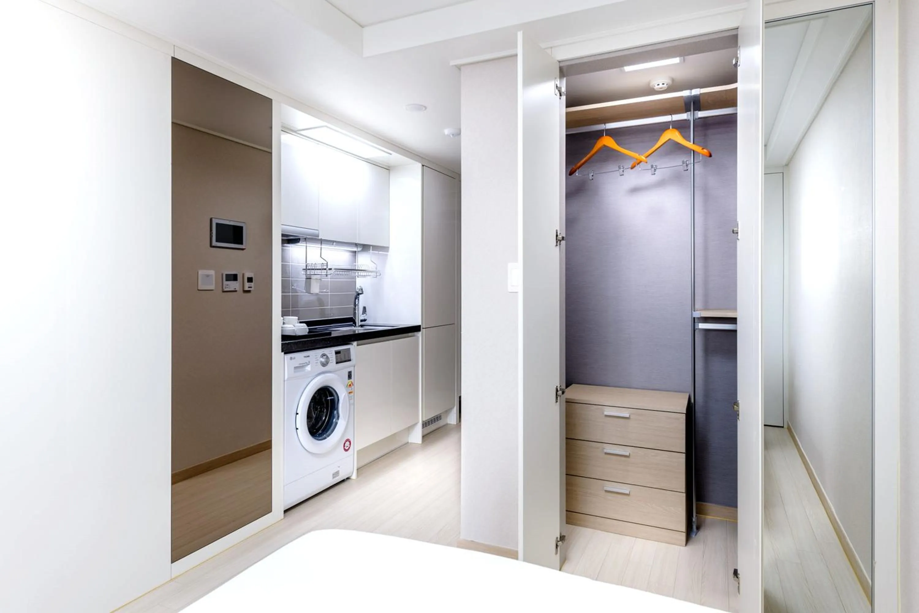 Property building in Shin Shin Hotel Seogwipo