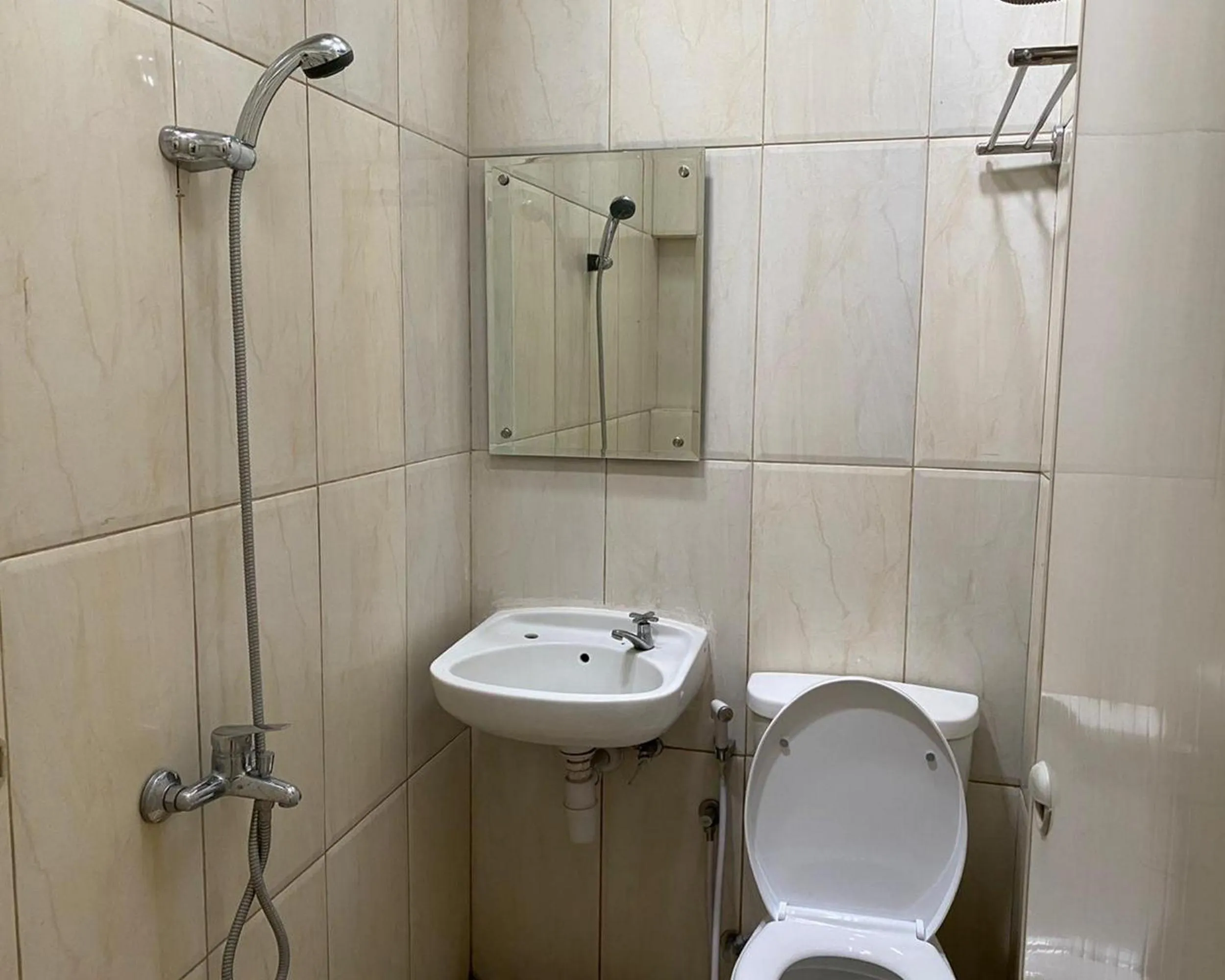 Bathroom in Jatiwinangun Homestay near GOR Satria Purwoketo Mitra RedDoorz