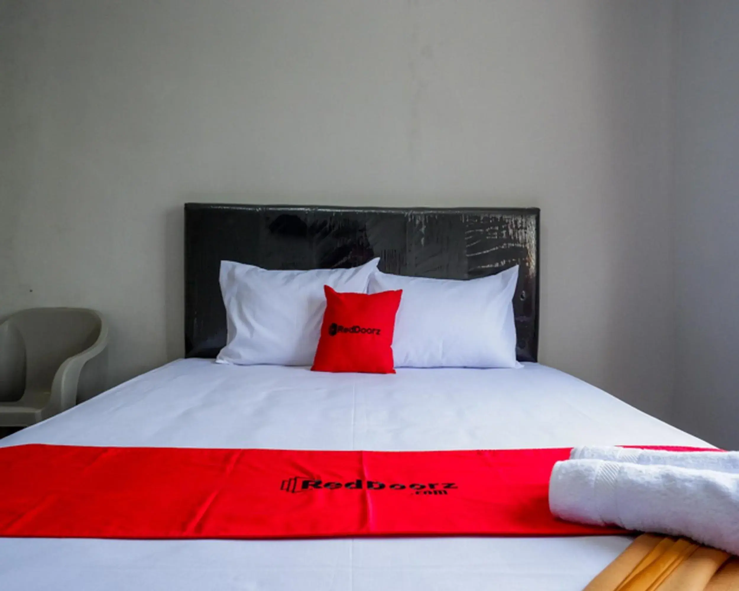 Bed in RedDoorz @ City Park Medoho Semarang Bed in RedDoorz @ City Park Medoho Semarang
