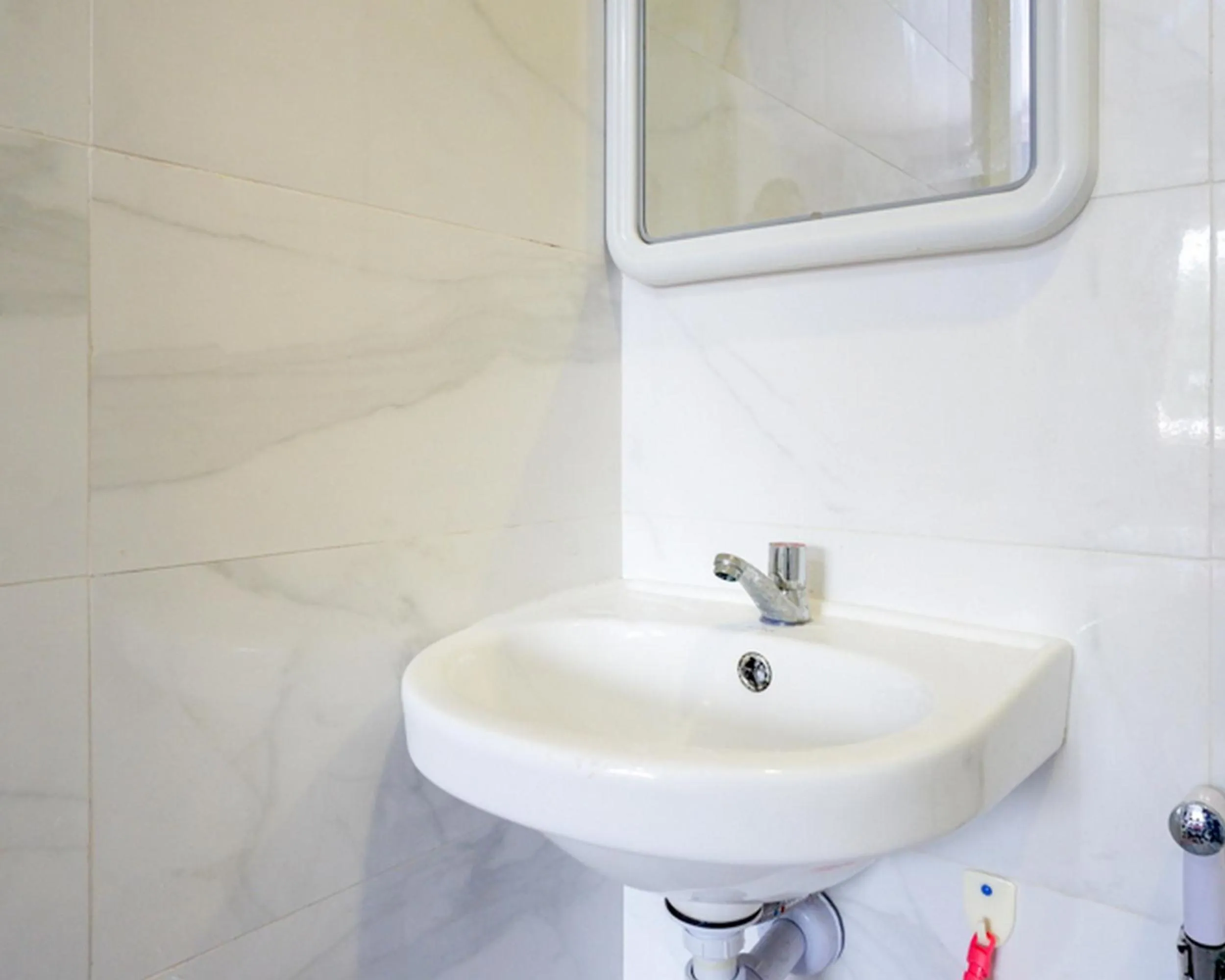 RedDoorz @ City Park Medoho Semarang