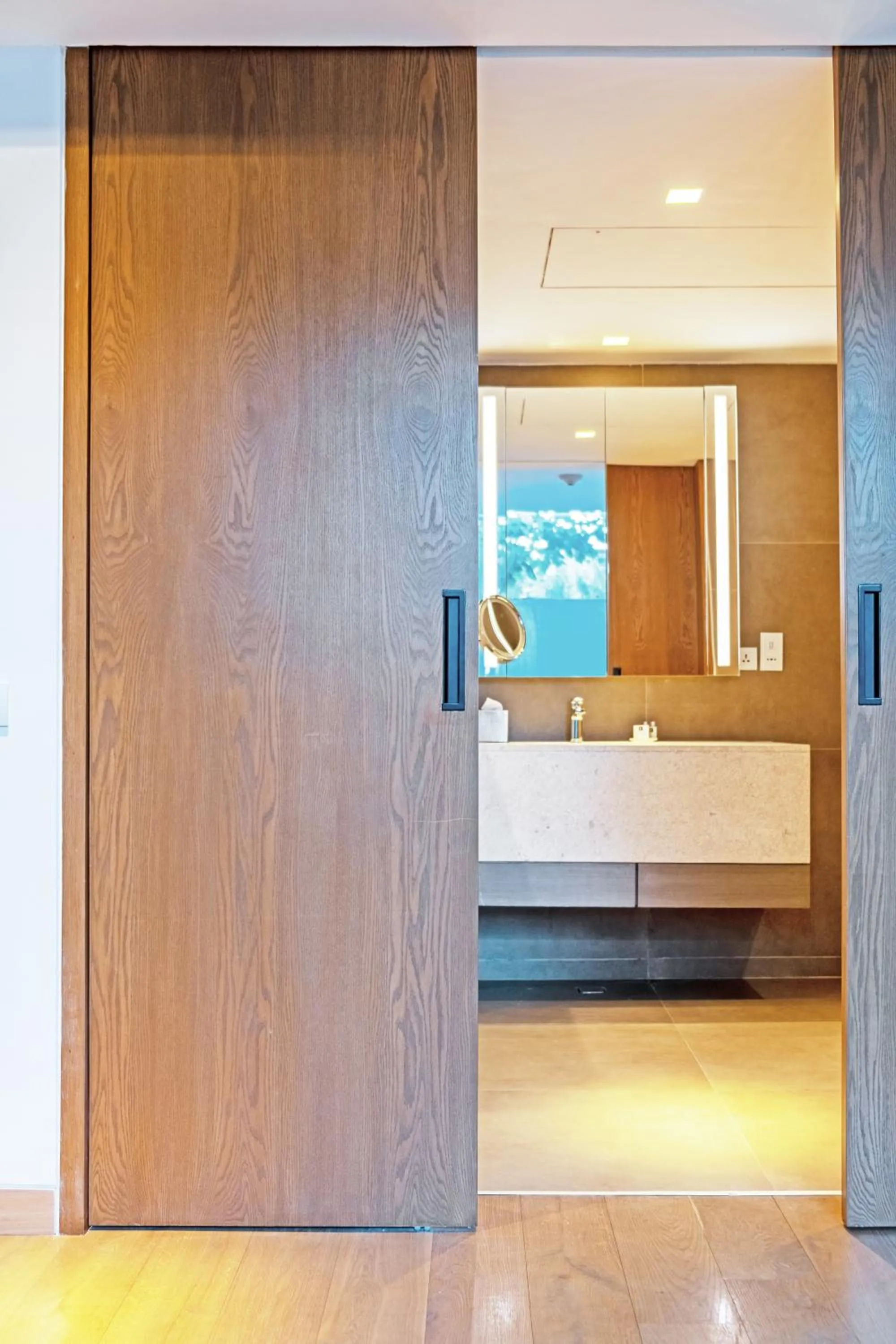 Bathroom, Bed in Hyatt Delhi Residences