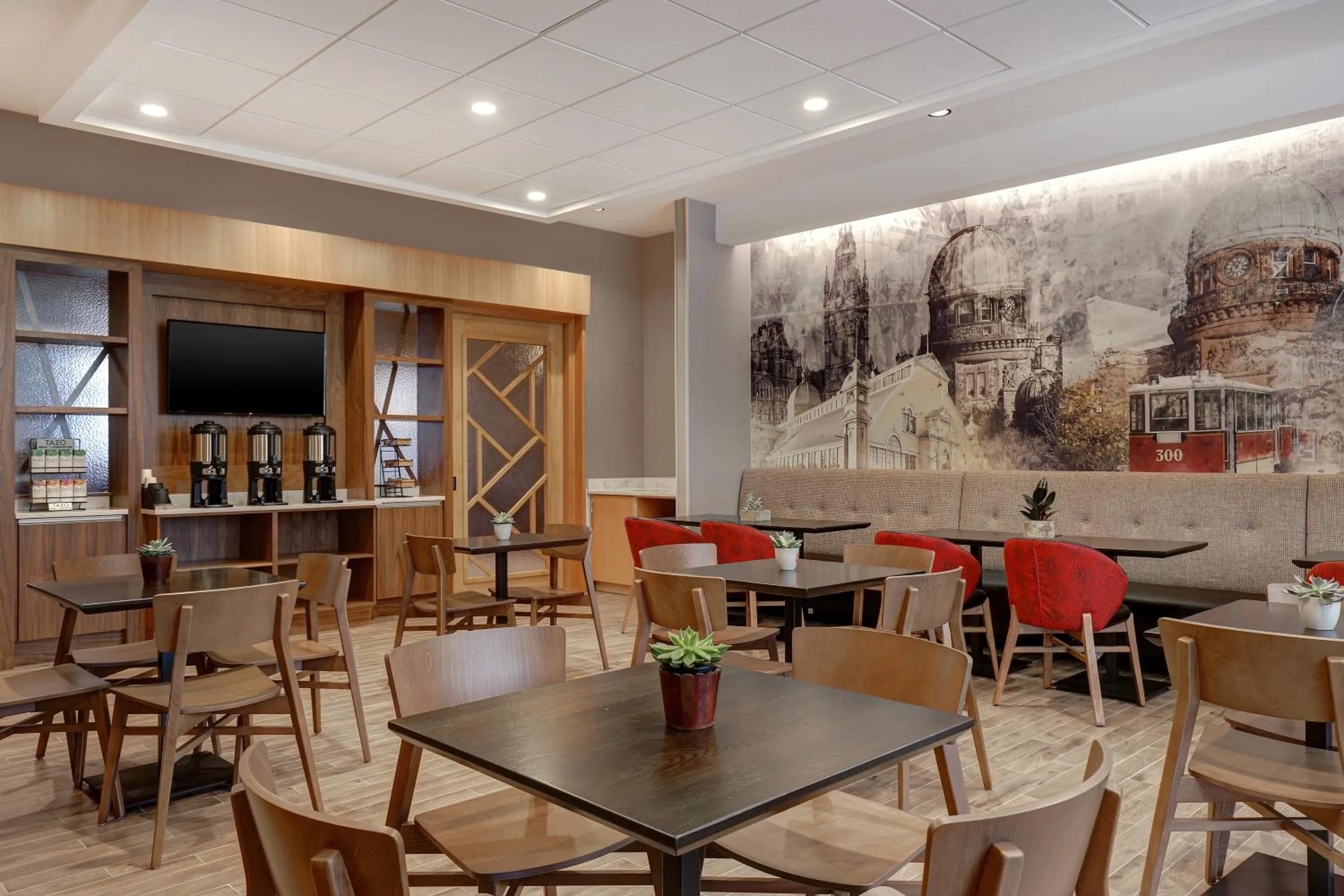 Restaurant/places to eat in Hyatt Place Ottawa West