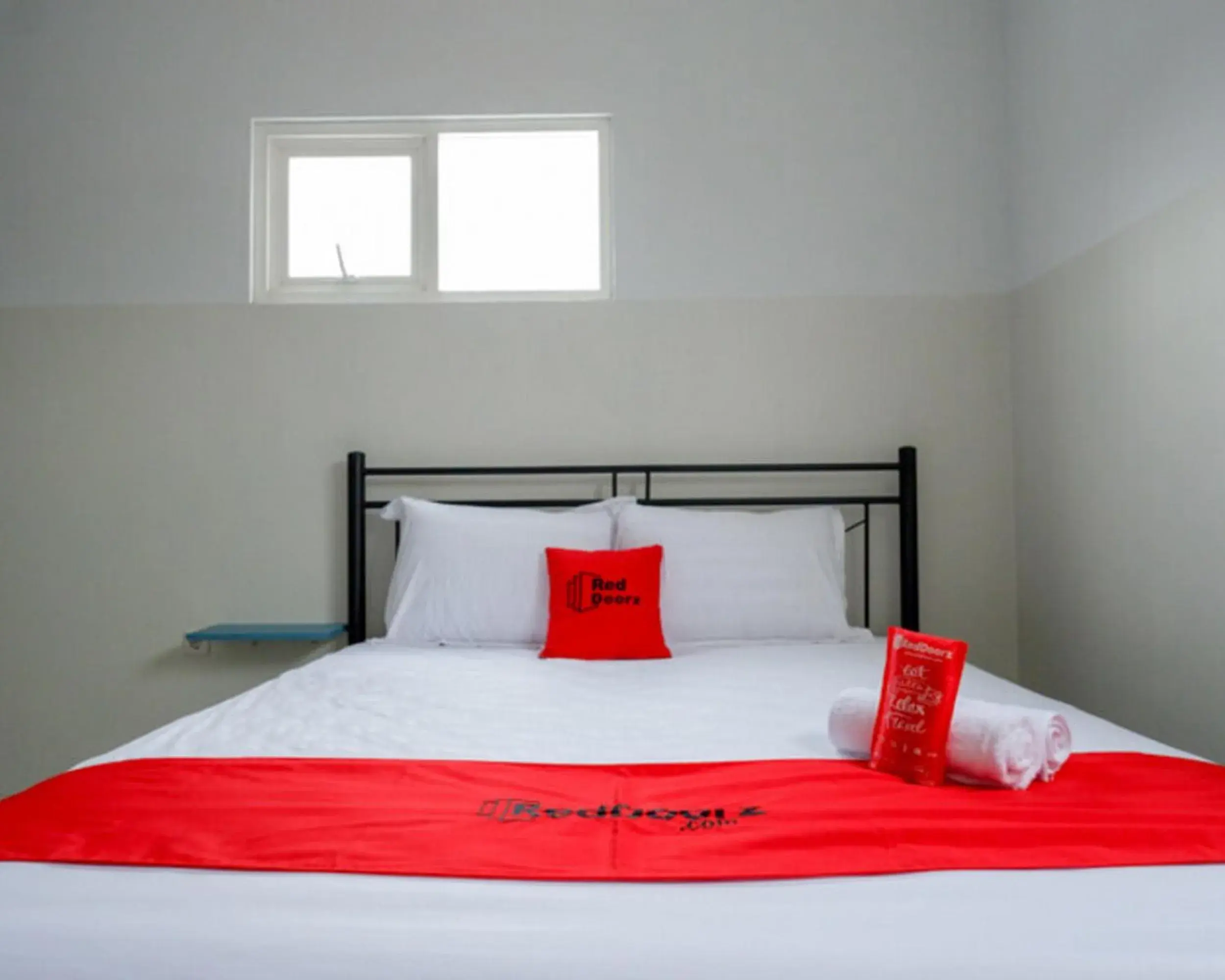 Bed in RedDoorz near Tamansari Shopping Center Salatiga Bed in RedDoorz near Tamansari Shopping Center Salatiga