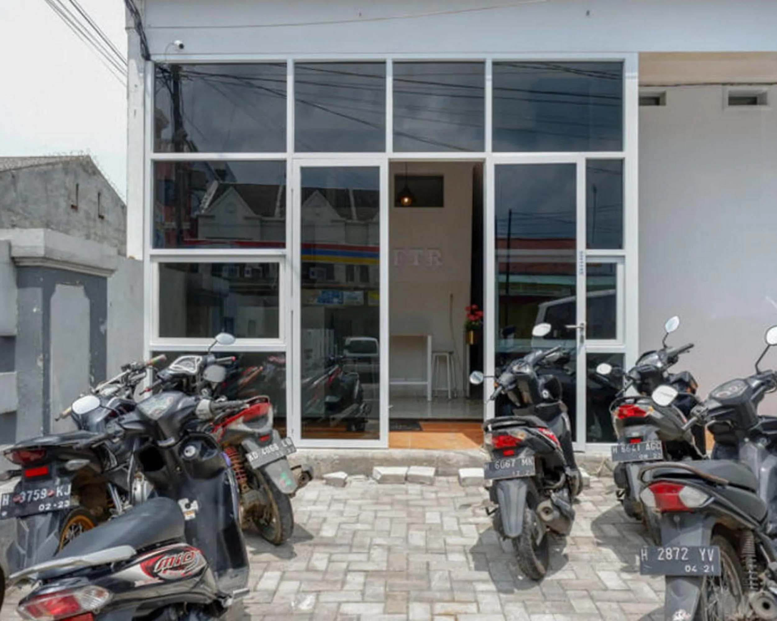 RedDoorz near Tamansari Shopping Center Salatiga