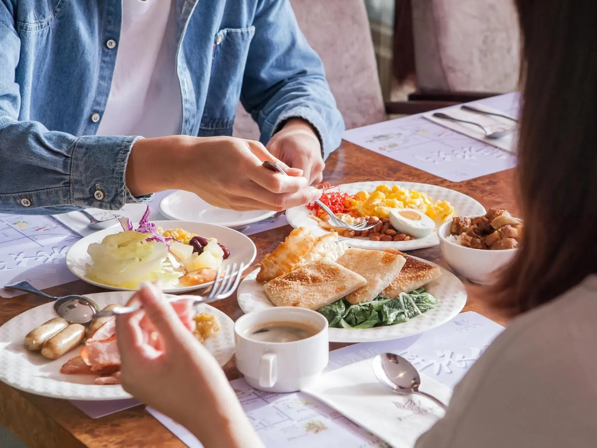 Buffet breakfast in Freshfields Hotel