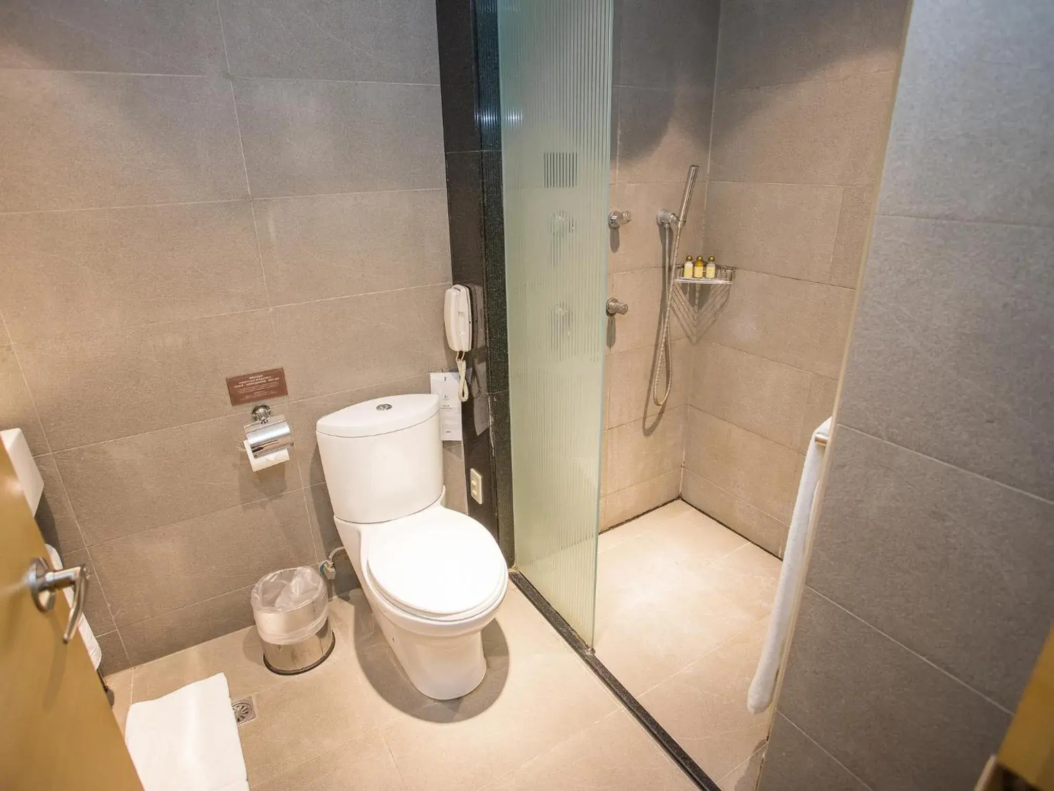 Bathroom in Freshfields Hotel
