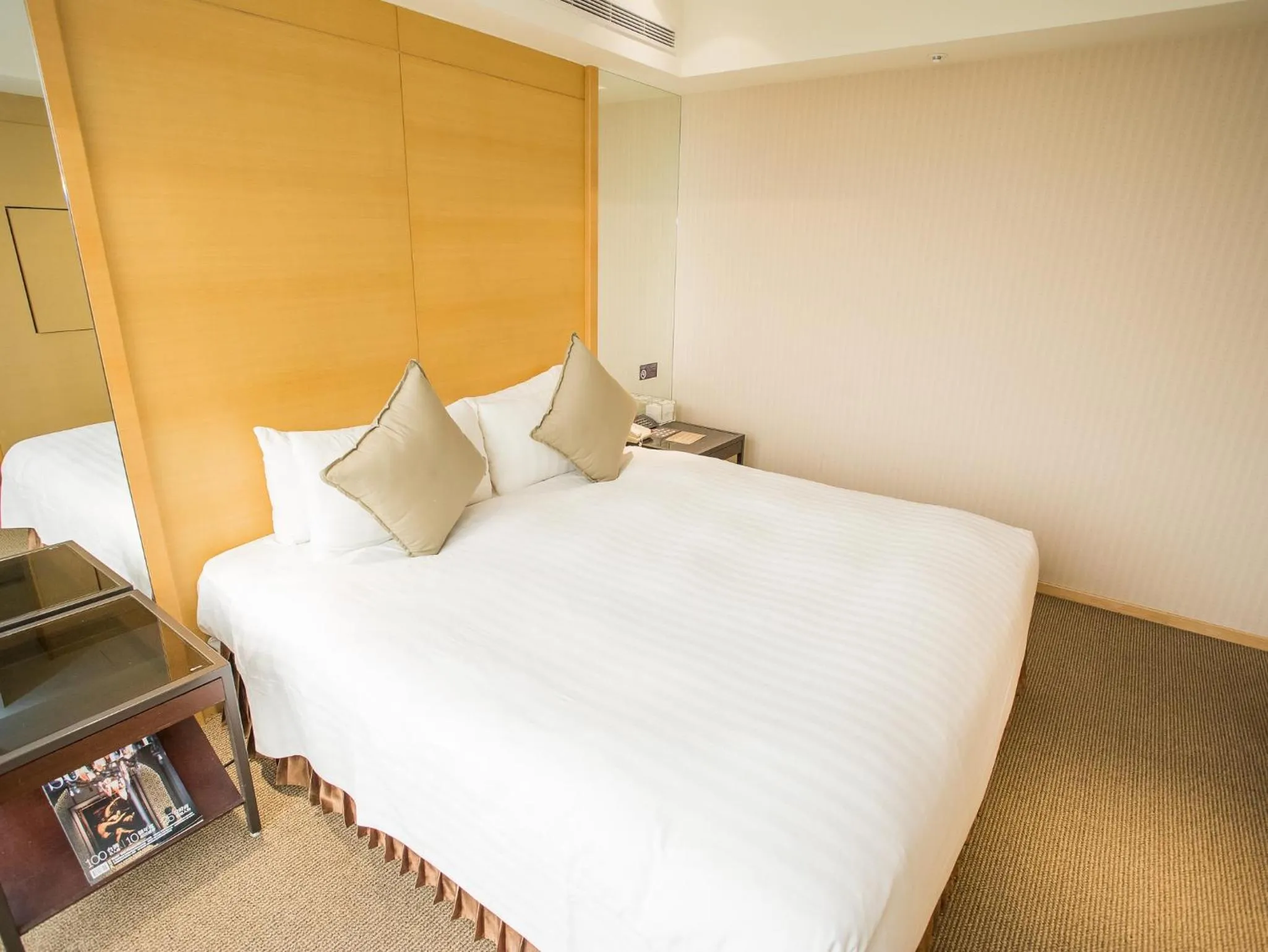 Bed in Freshfields Hotel