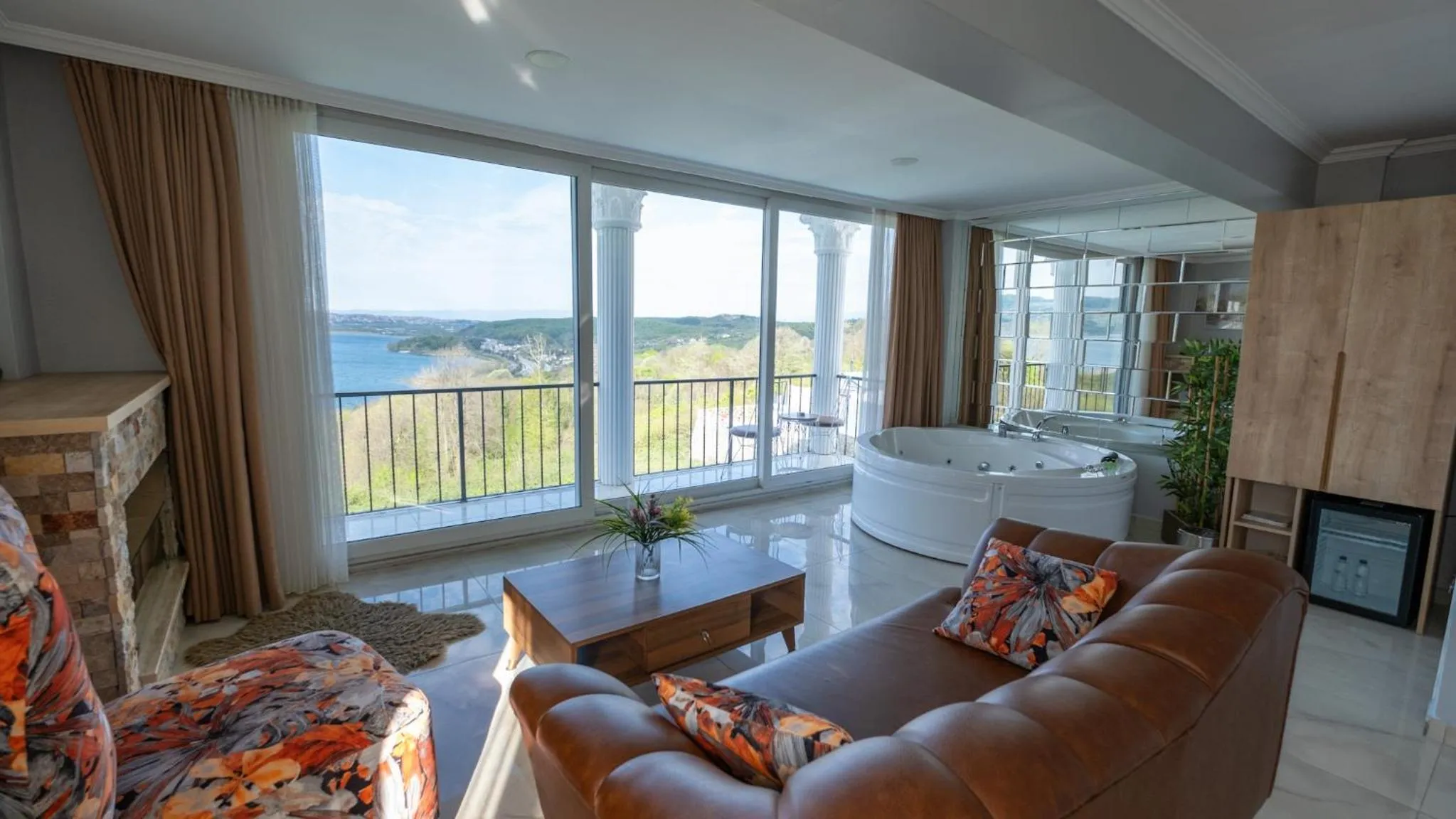 Photo of the whole room in Sapanca View Hotel