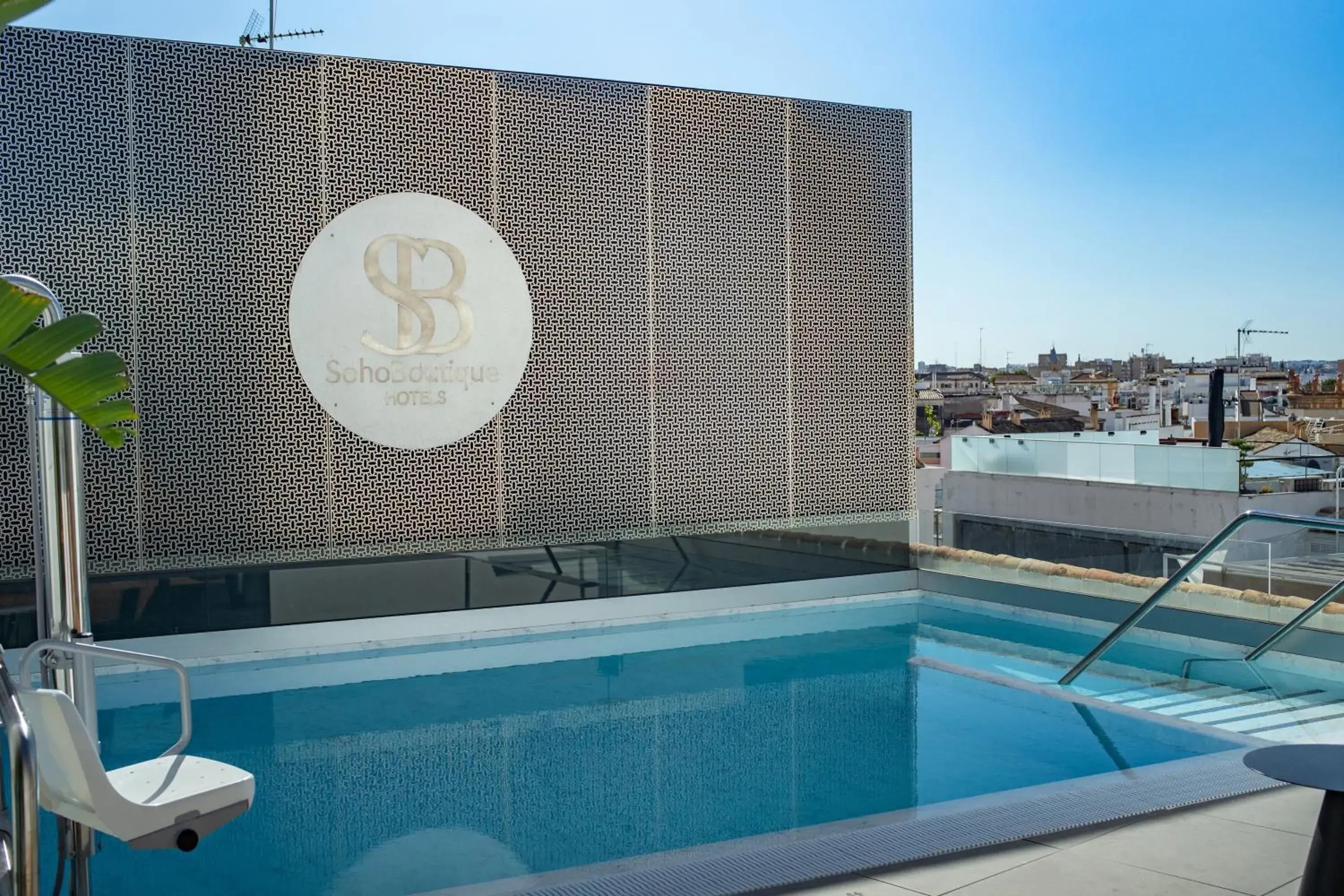 Swimming pool in Soho Boutique Catedral Swimming pool in Soho Boutique Catedral