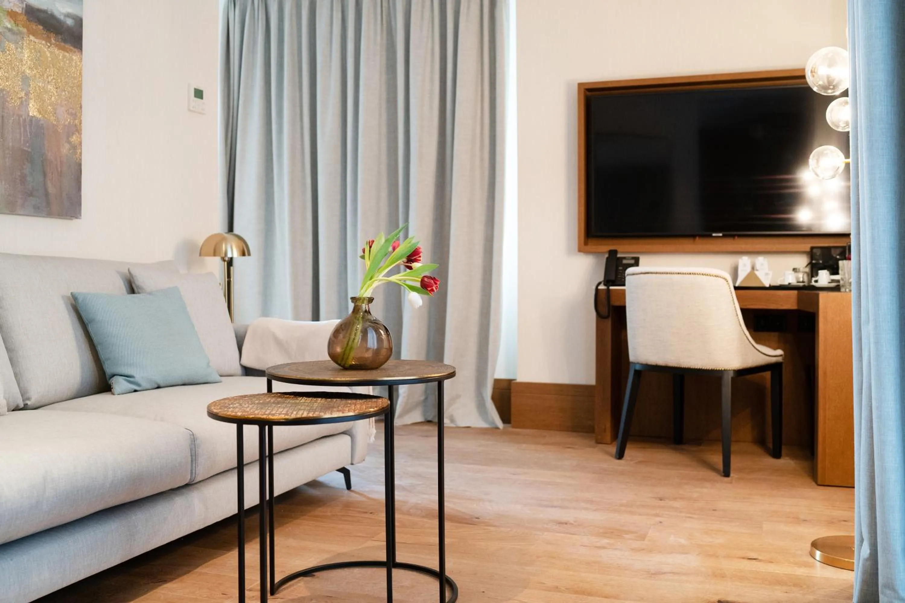 TV and multimedia in Soho Boutique Equitativa