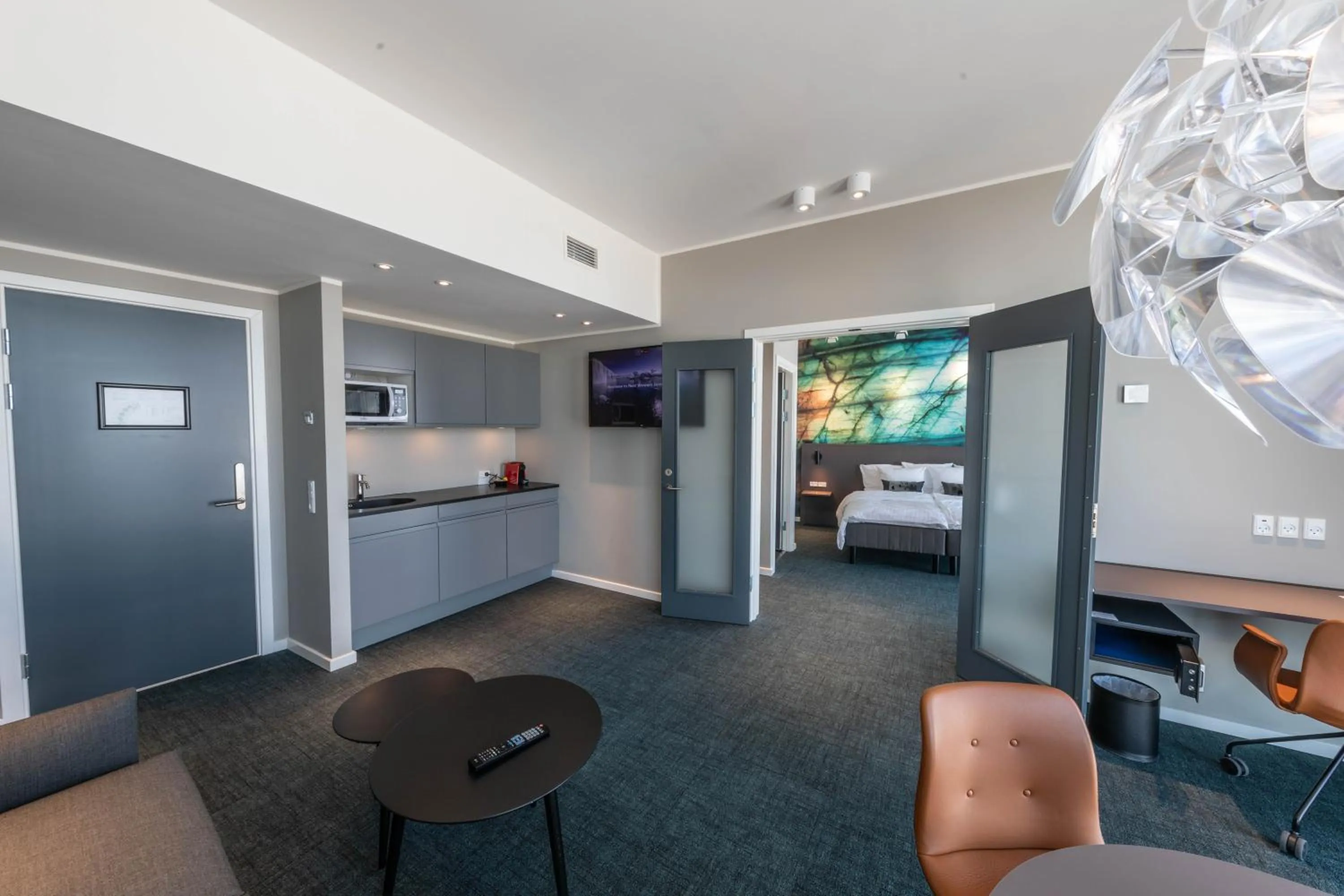 TV and multimedia in Best Western Plus Hotel Ilulissat