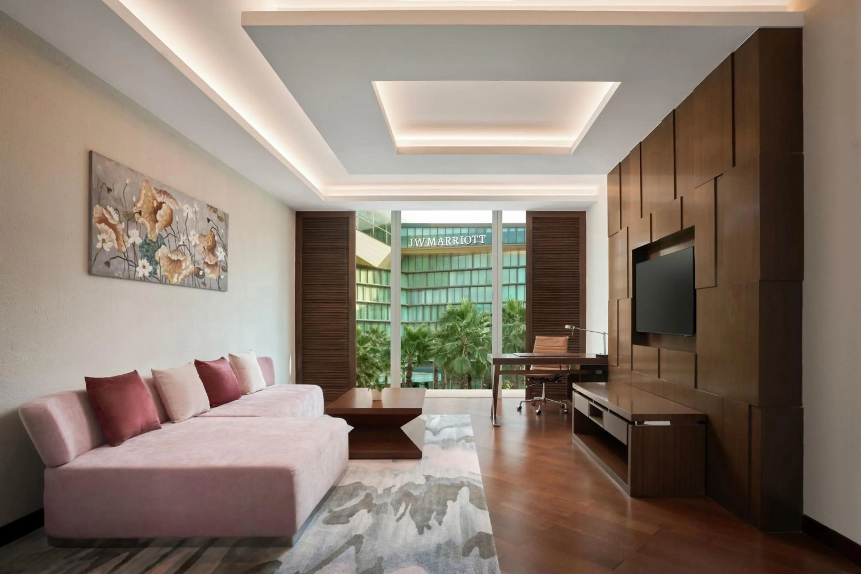 Living room, Bed in JW Marriott Hotel Hanoi