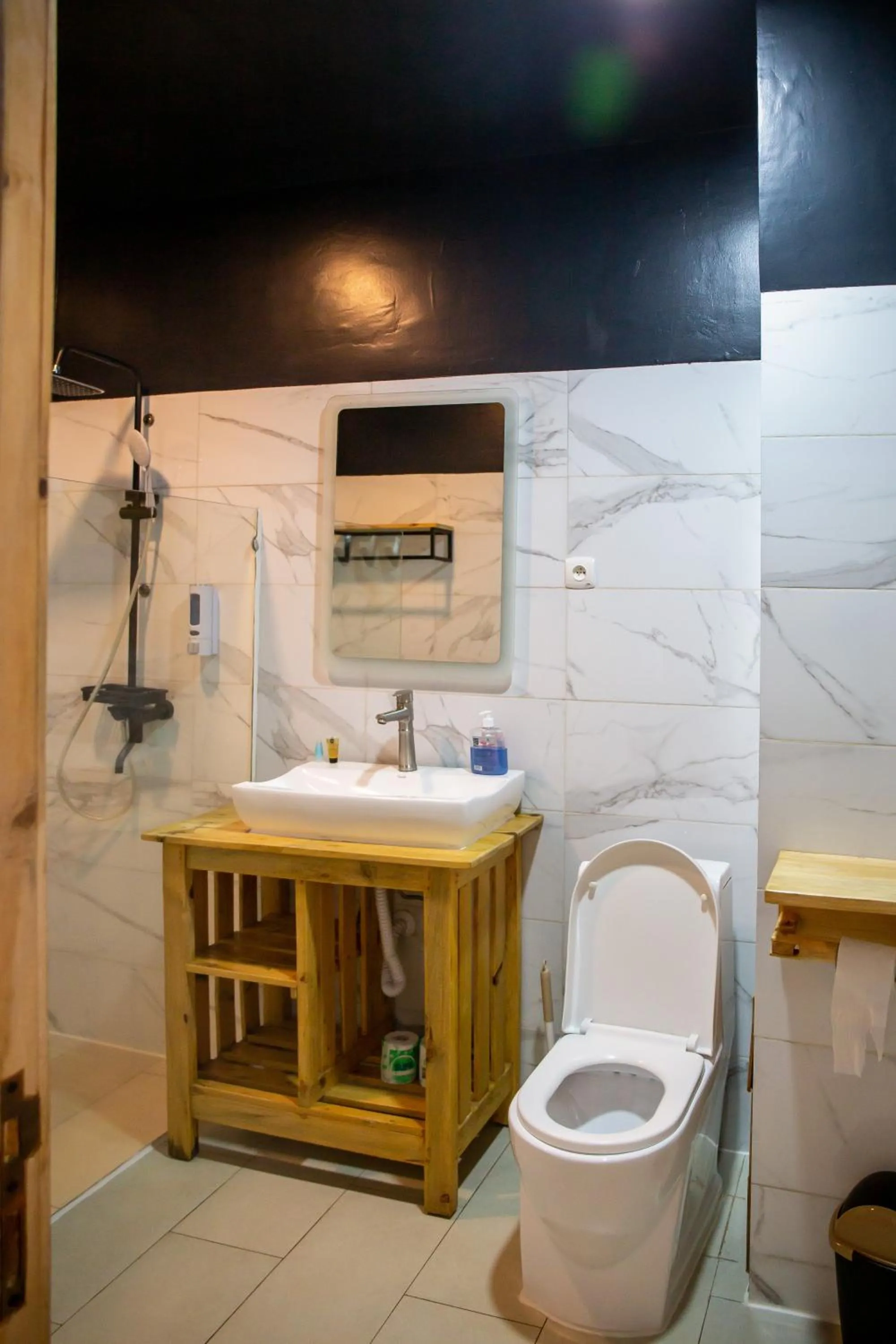 Bathroom in Eagle View Lodge - Kigali
