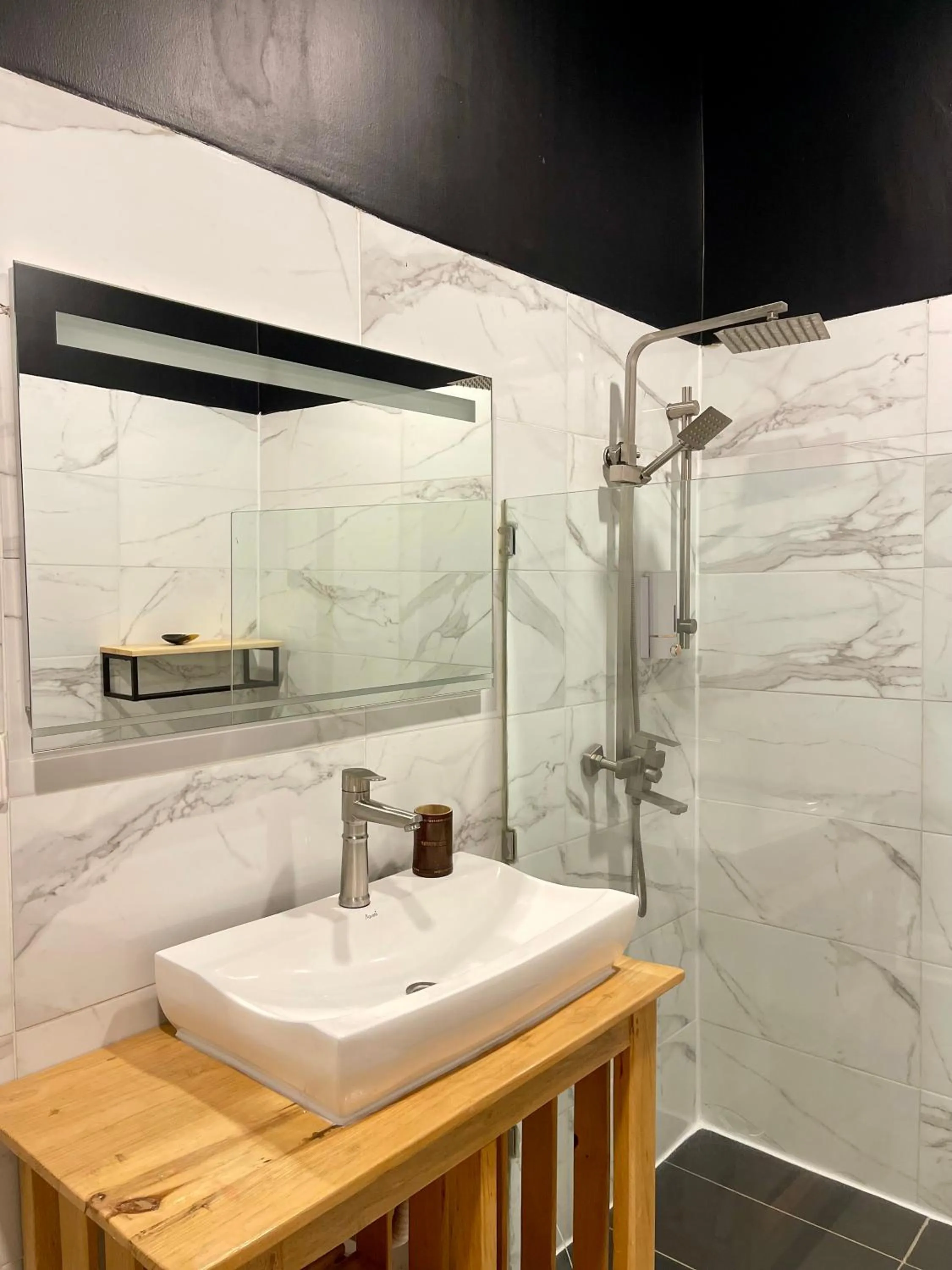 Bathroom in Eagle View Lodge - Kigali