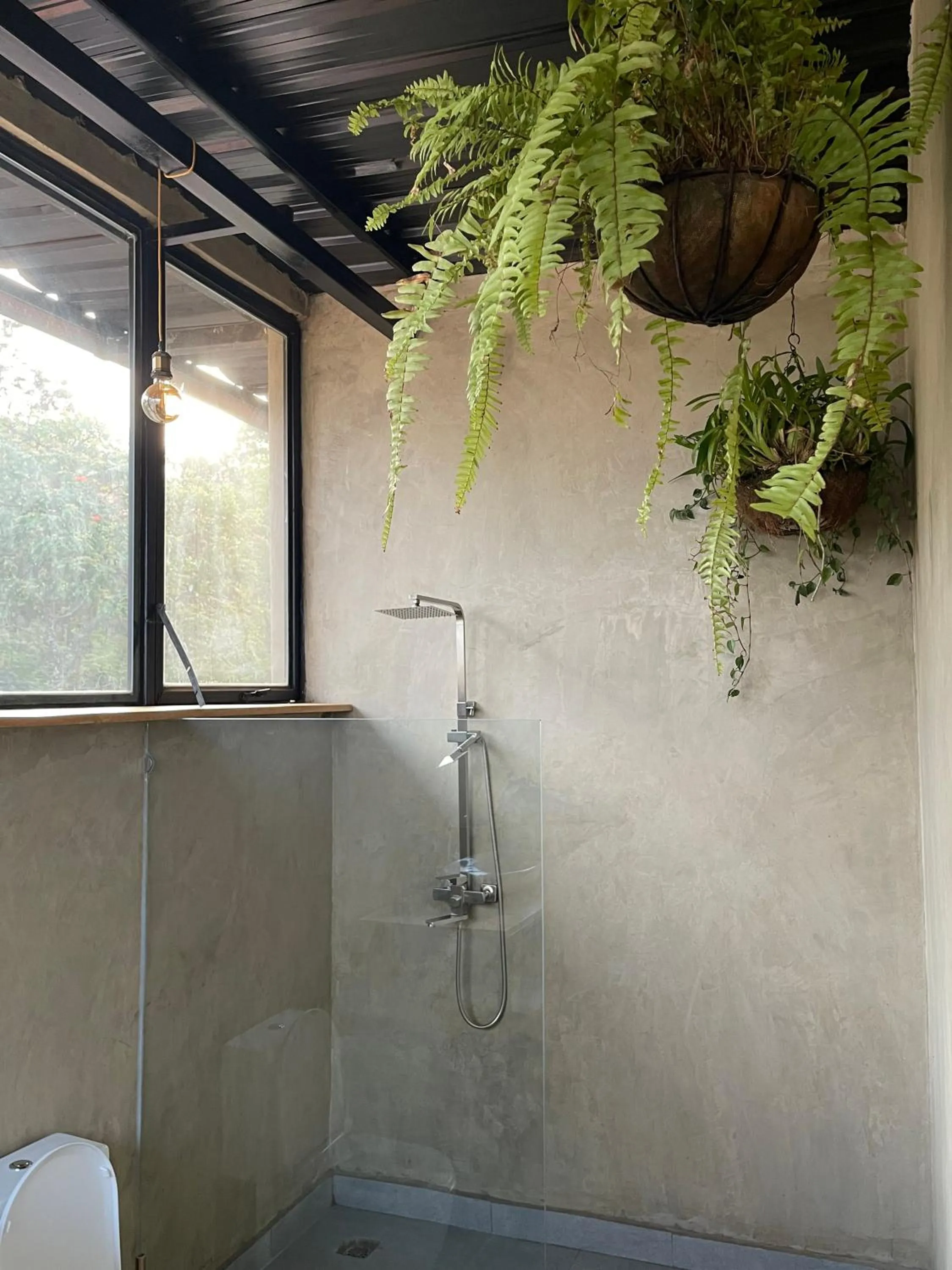 Shower in Eagle View Lodge - Kigali