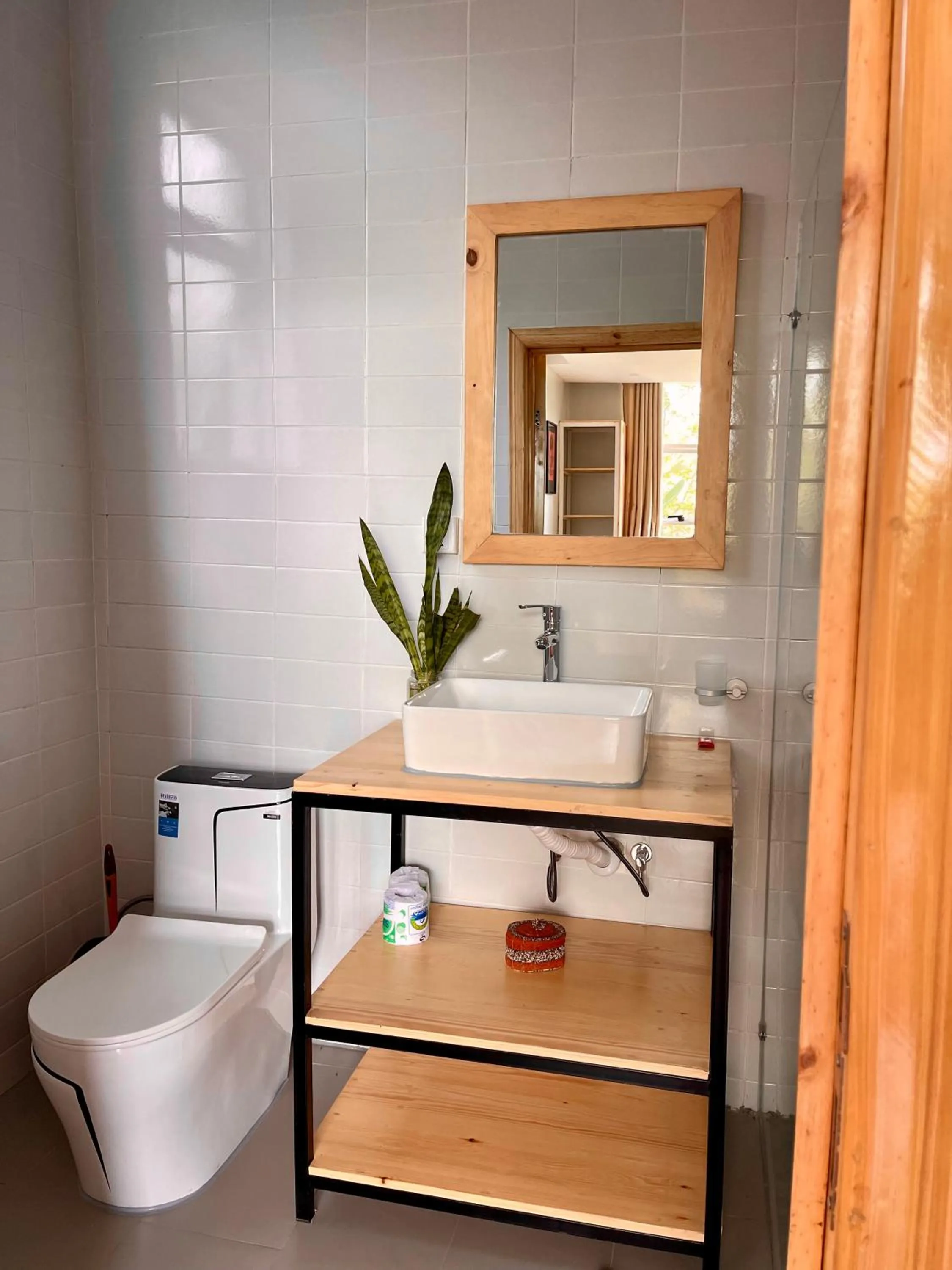 Toilet in Eagle View Lodge - Kigali