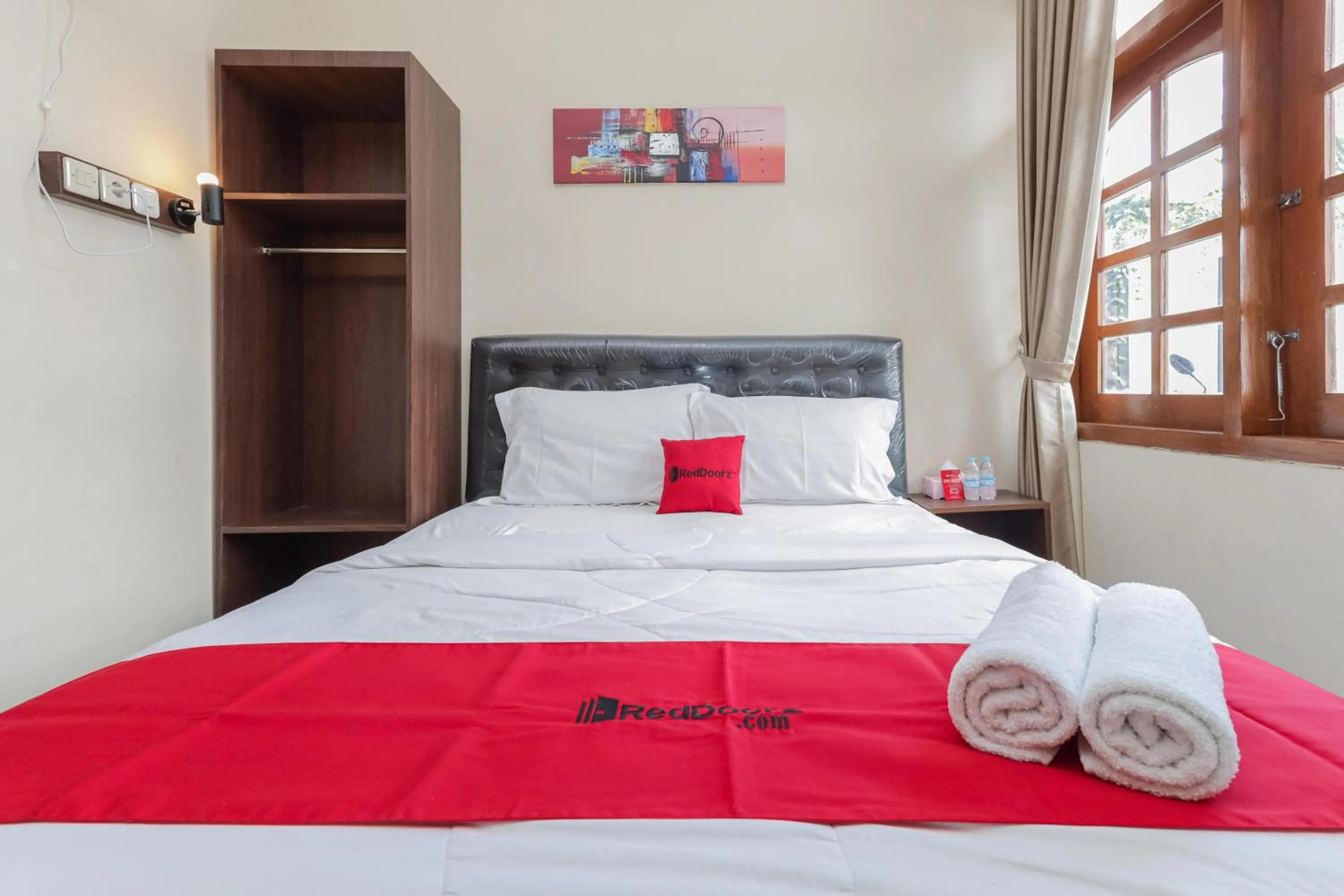 Bedroom, Bed in RedDoorz at WR Supratman Batu