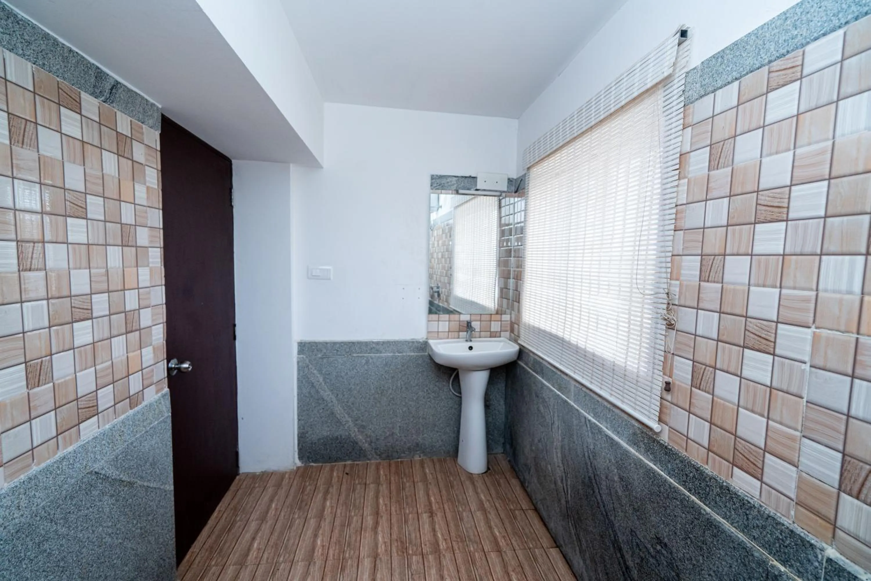 Shower in Hotel Dhruv Palace Bangalore Jakkur