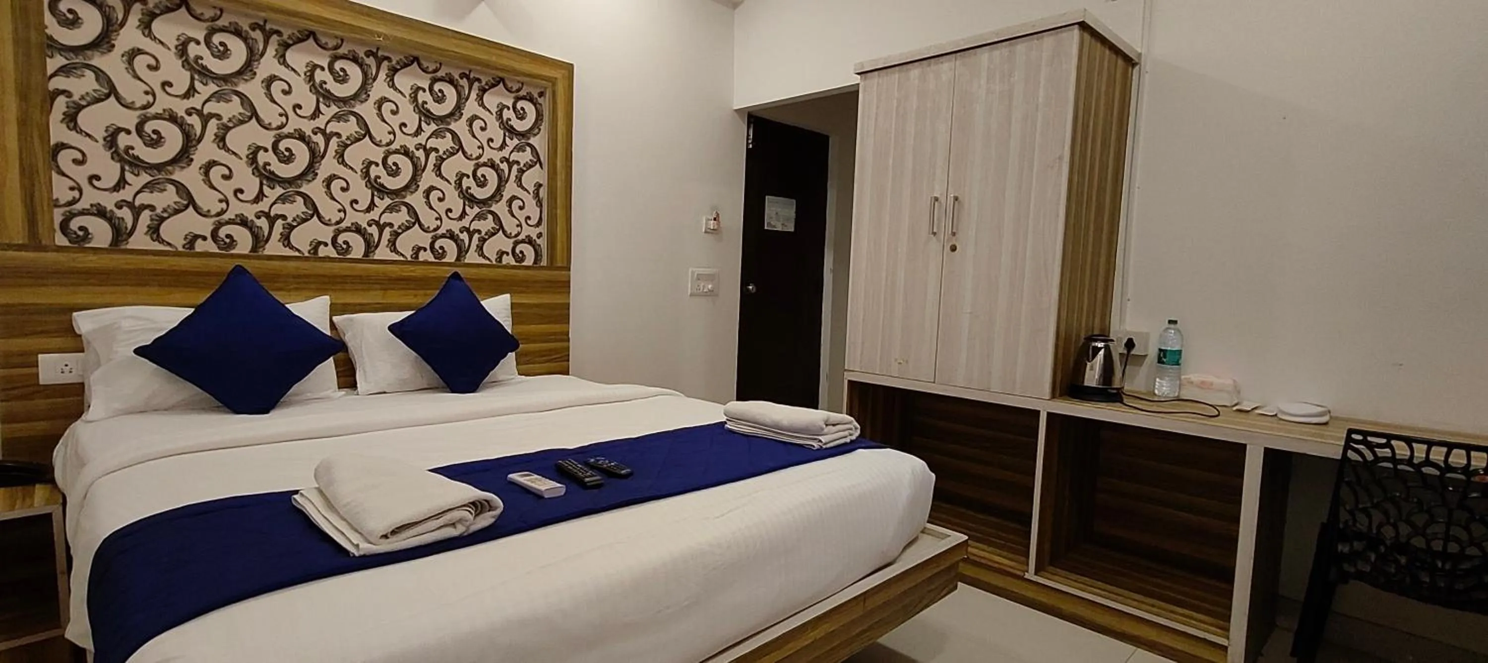 Bed in Hotel Dhruv Palace Bangalore Jakkur