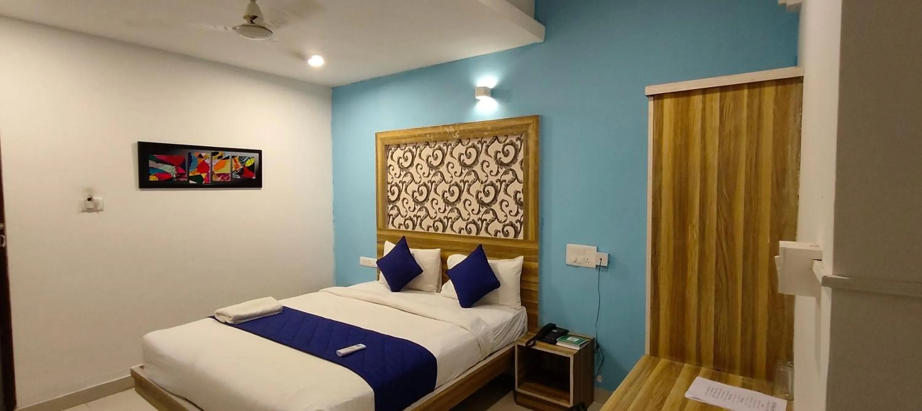 Bed in Hotel Dhruv Palace Bangalore Jakkur