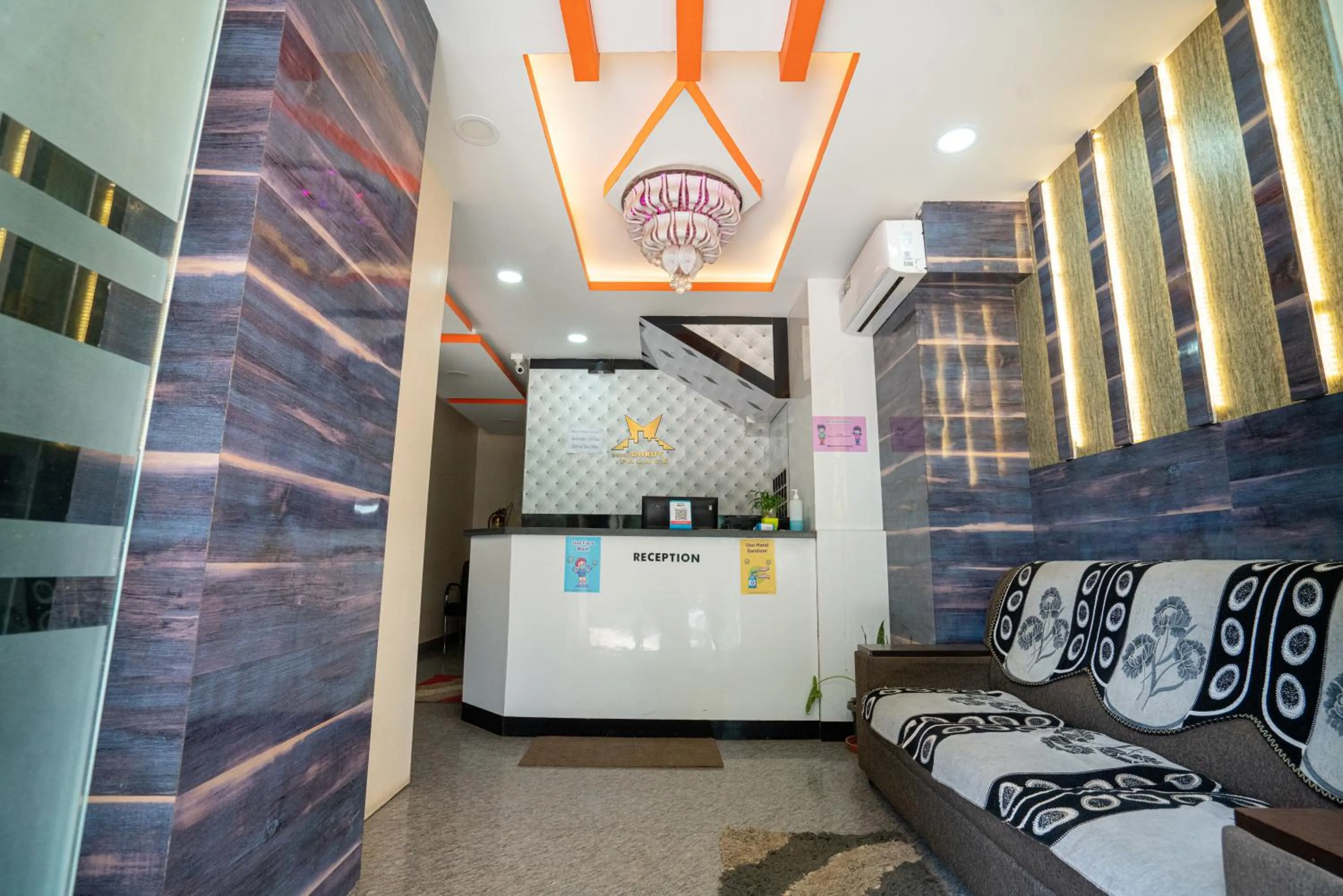 Lobby or reception in Hotel Dhruv Palace Bangalore Jakkur
