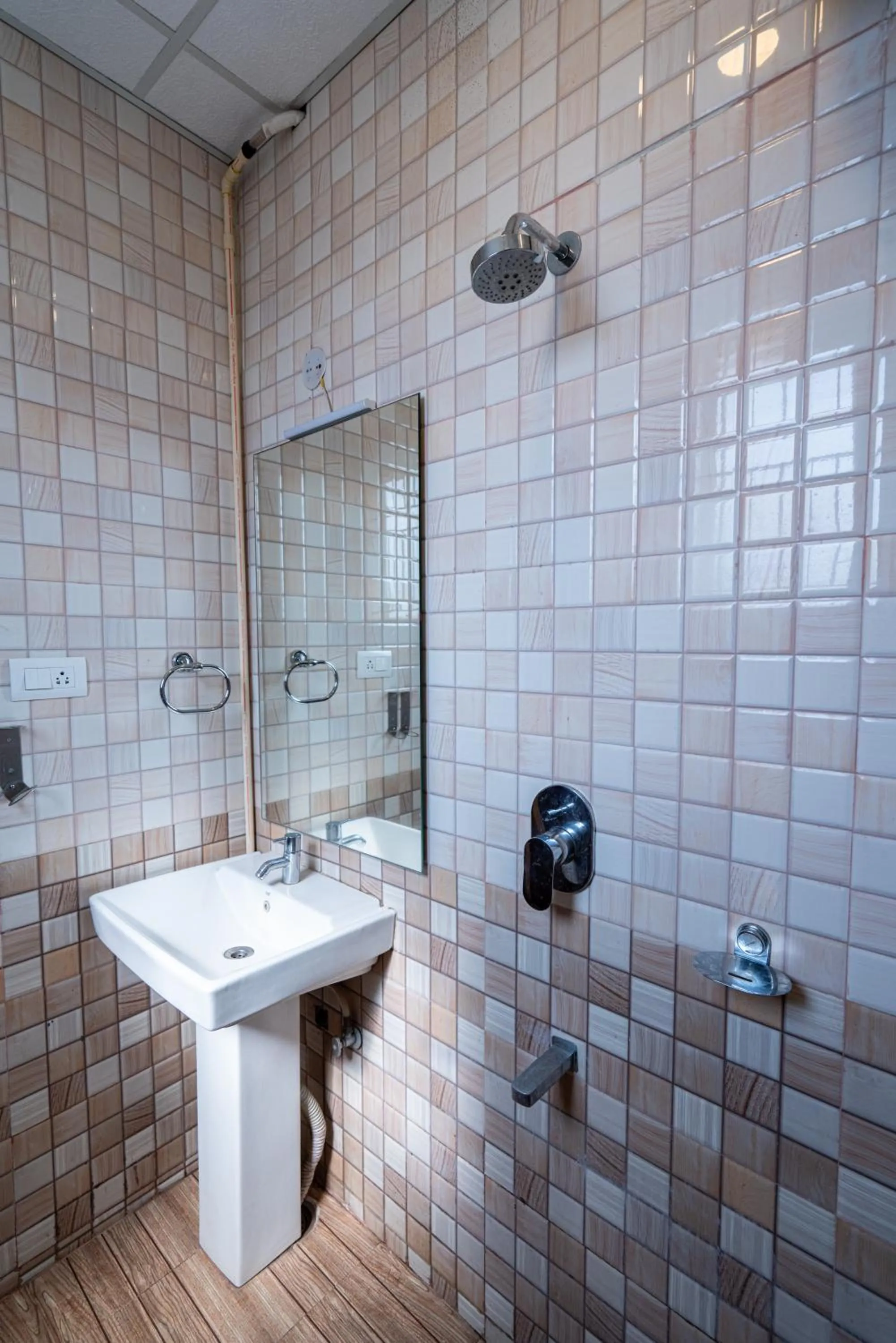 Bathroom in Hotel Dhruv Palace Bangalore Jakkur