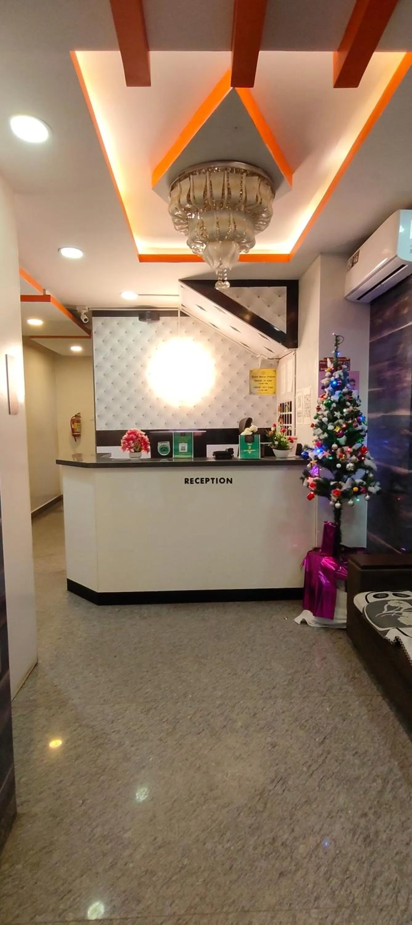 Lobby or reception in Hotel Dhruv Palace Bangalore Jakkur