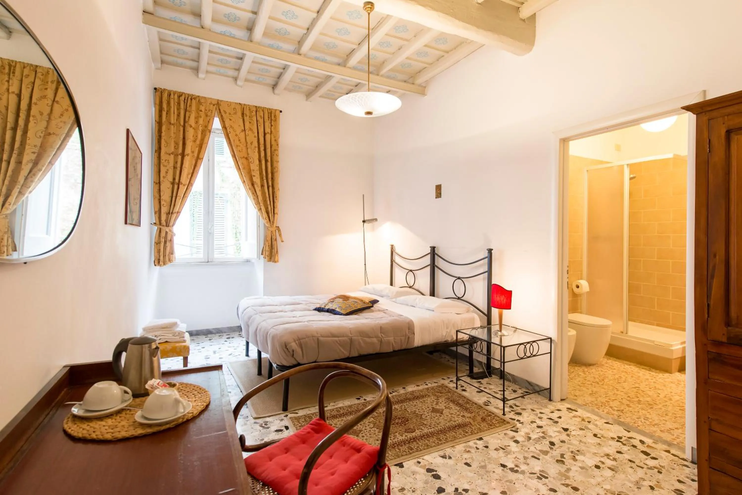 Photo of the whole room, Bed in B&B La Scalinatella