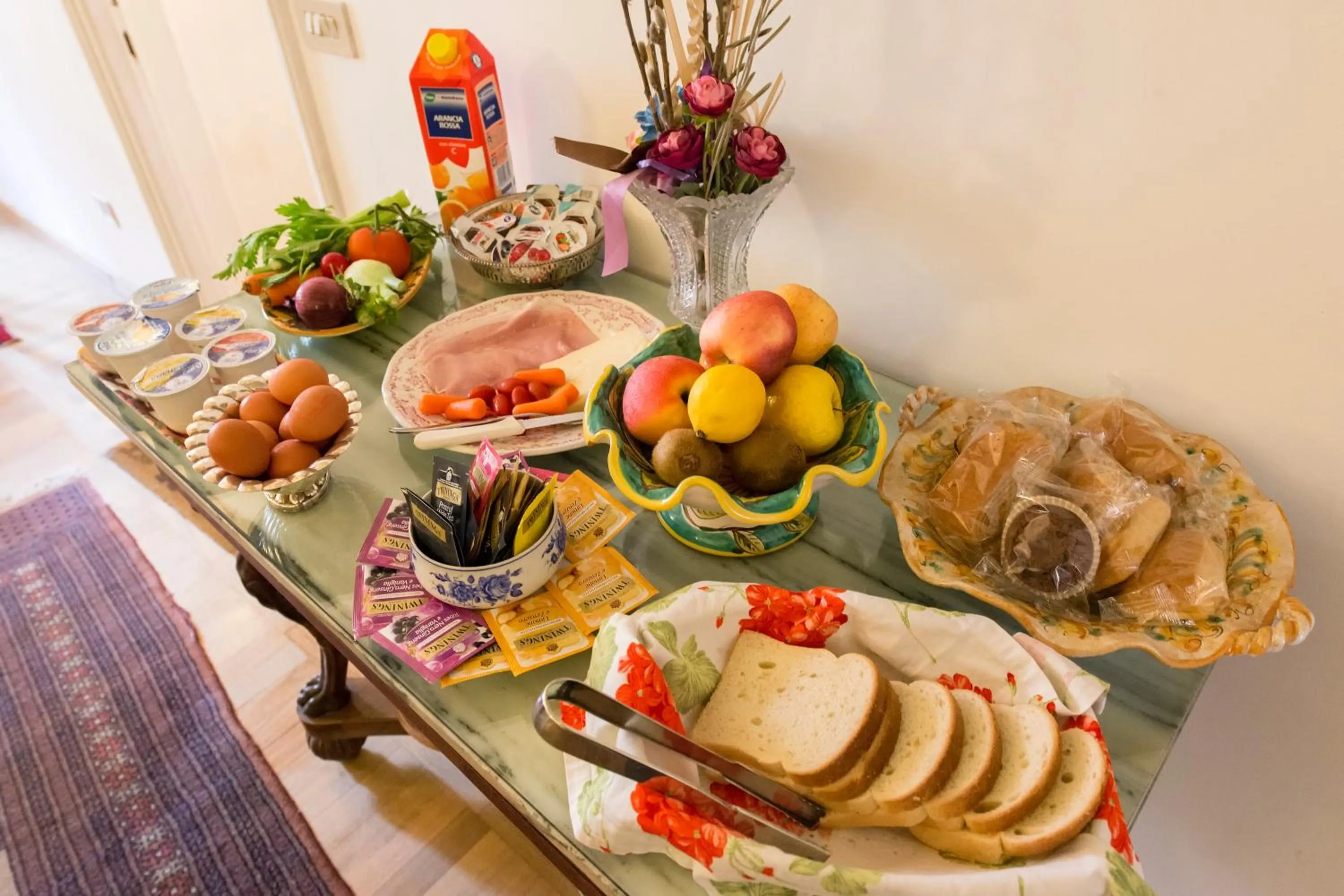 Buffet breakfast in B&B La Scalinatella