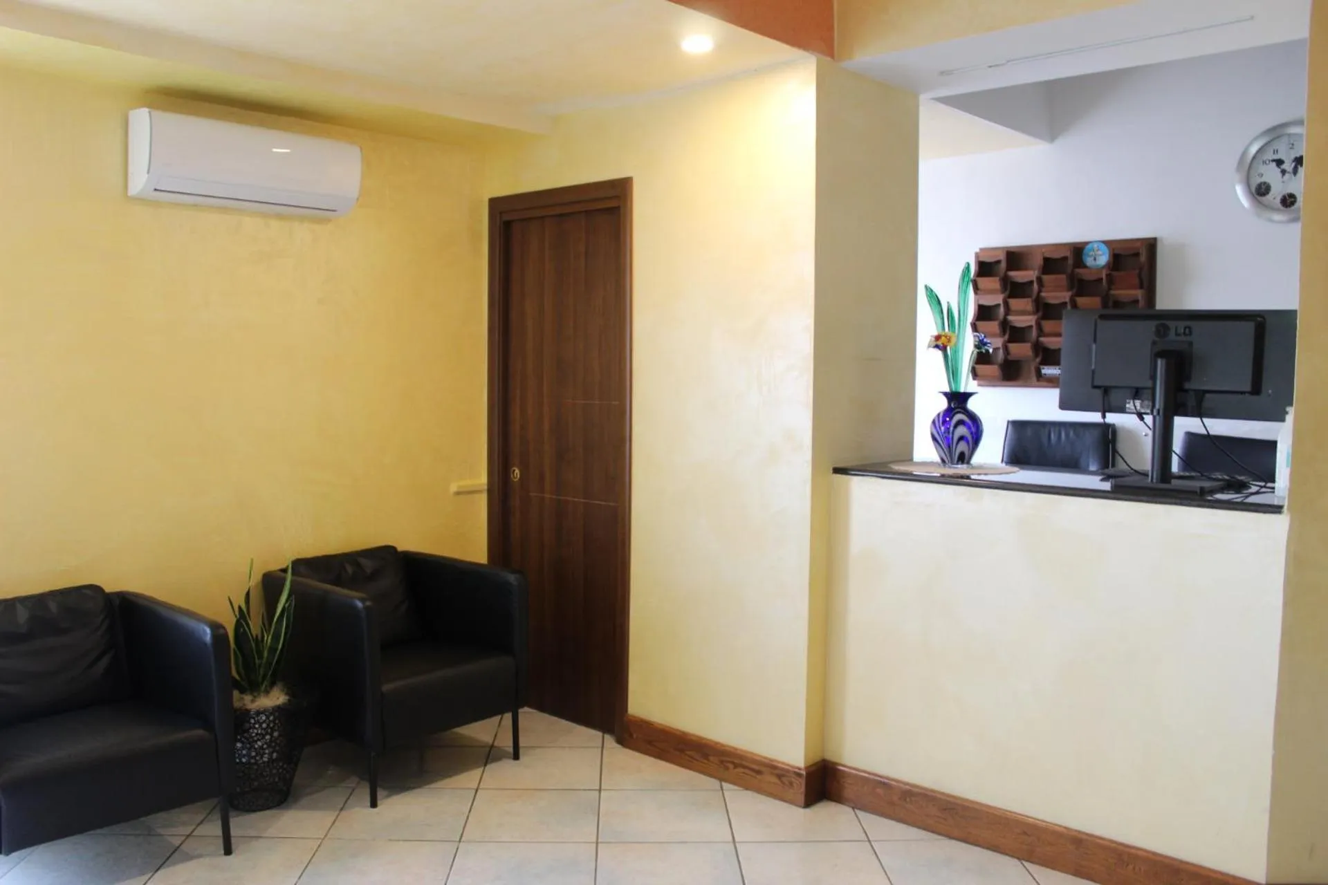 Lobby or reception in Leonardo's B&B