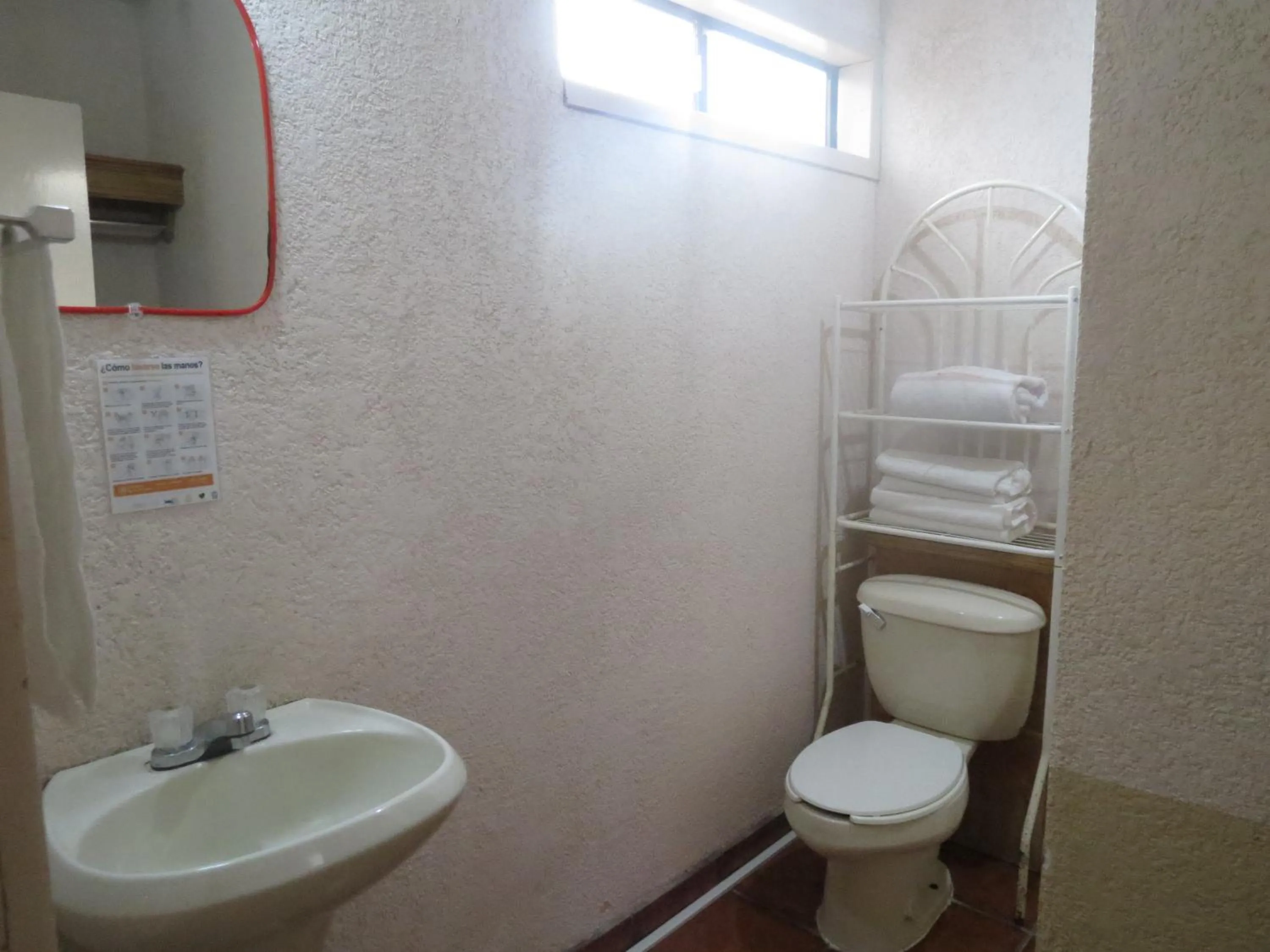 Bathroom in Restaurante Malarrimo Hotel & RV Parking