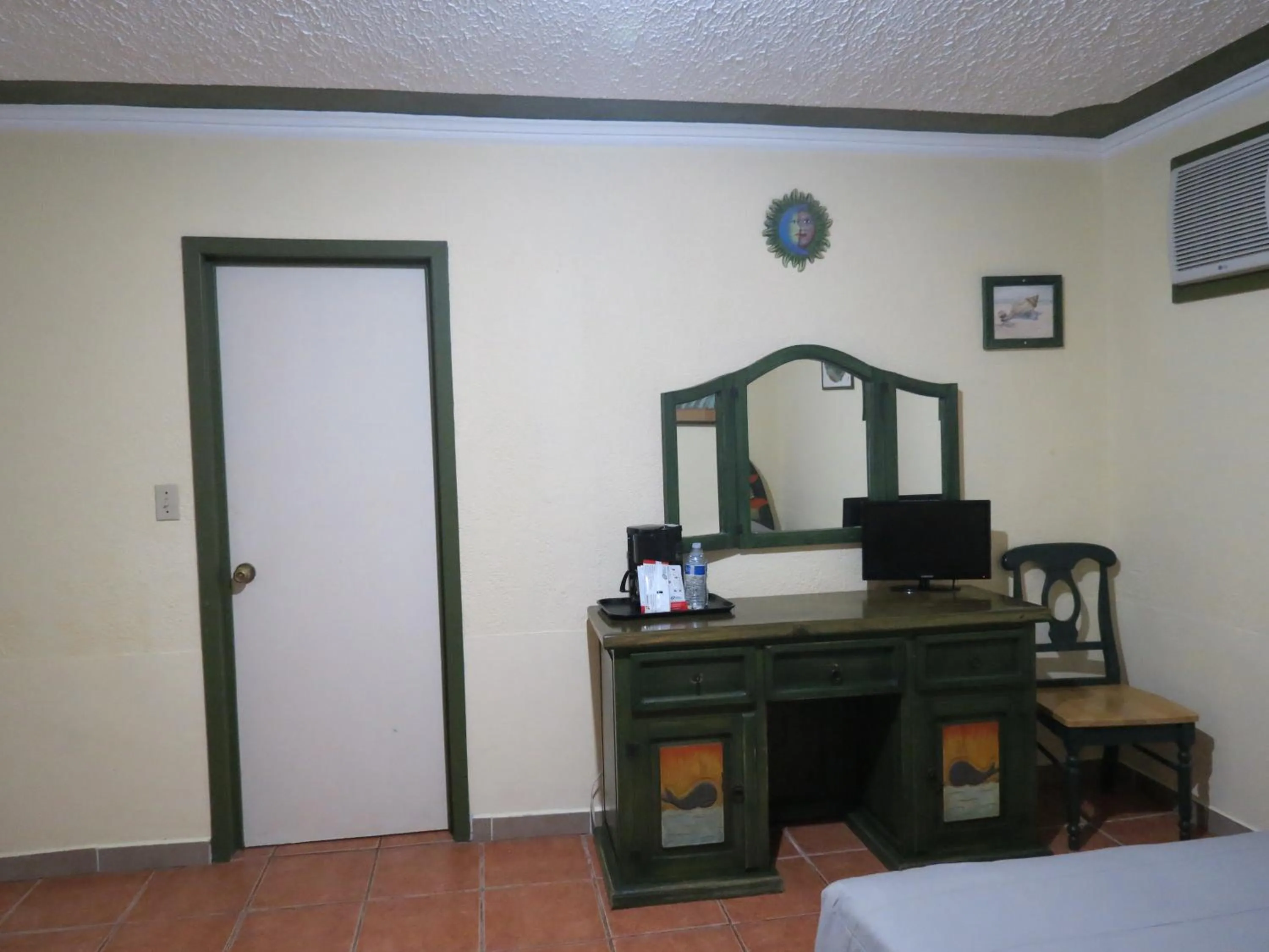 TV and multimedia in Restaurante Malarrimo Hotel & RV Parking