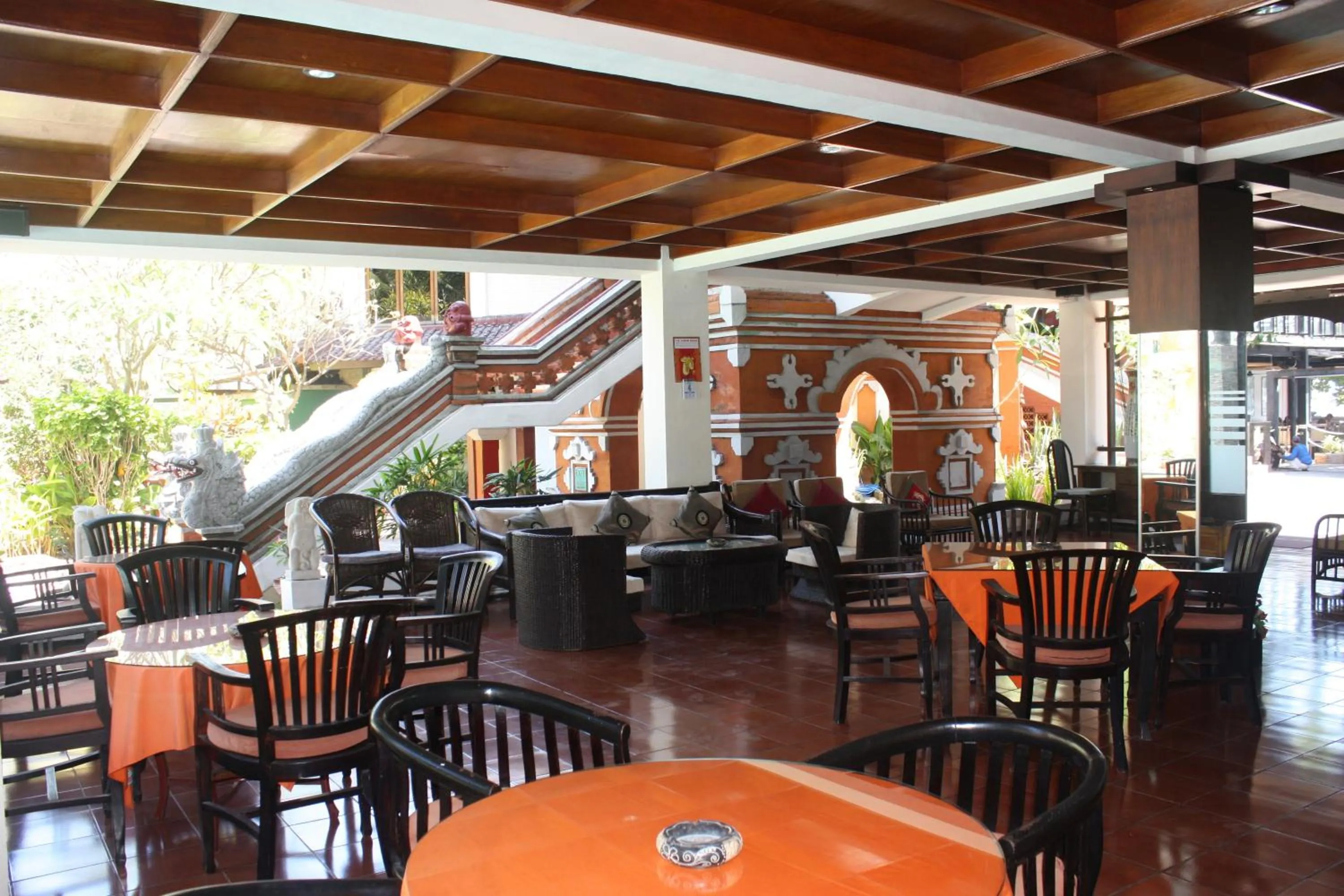 Restaurant/places to eat in Puri Naga Beachfront Cottages