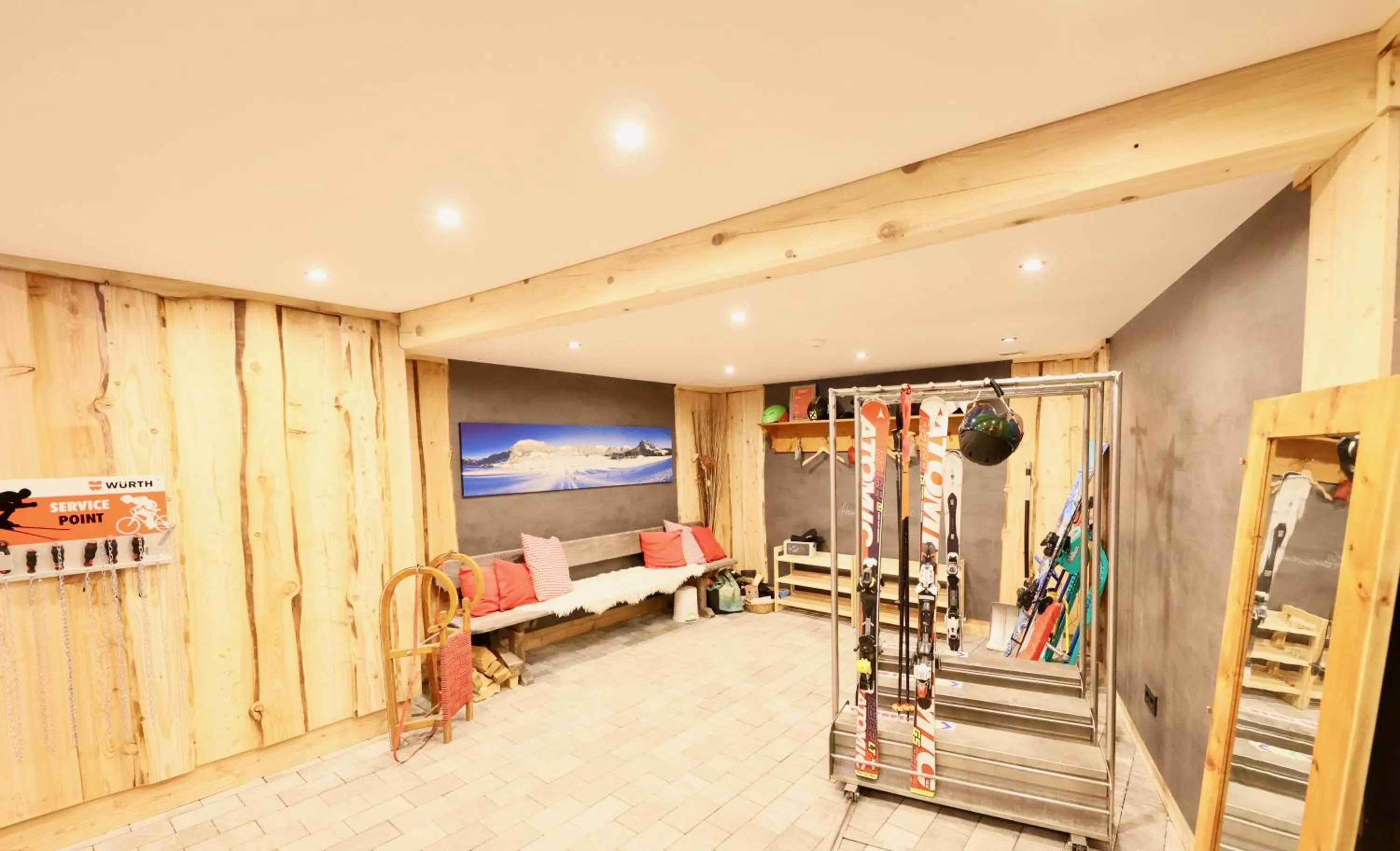 Skiing in Hotel Kreutzer