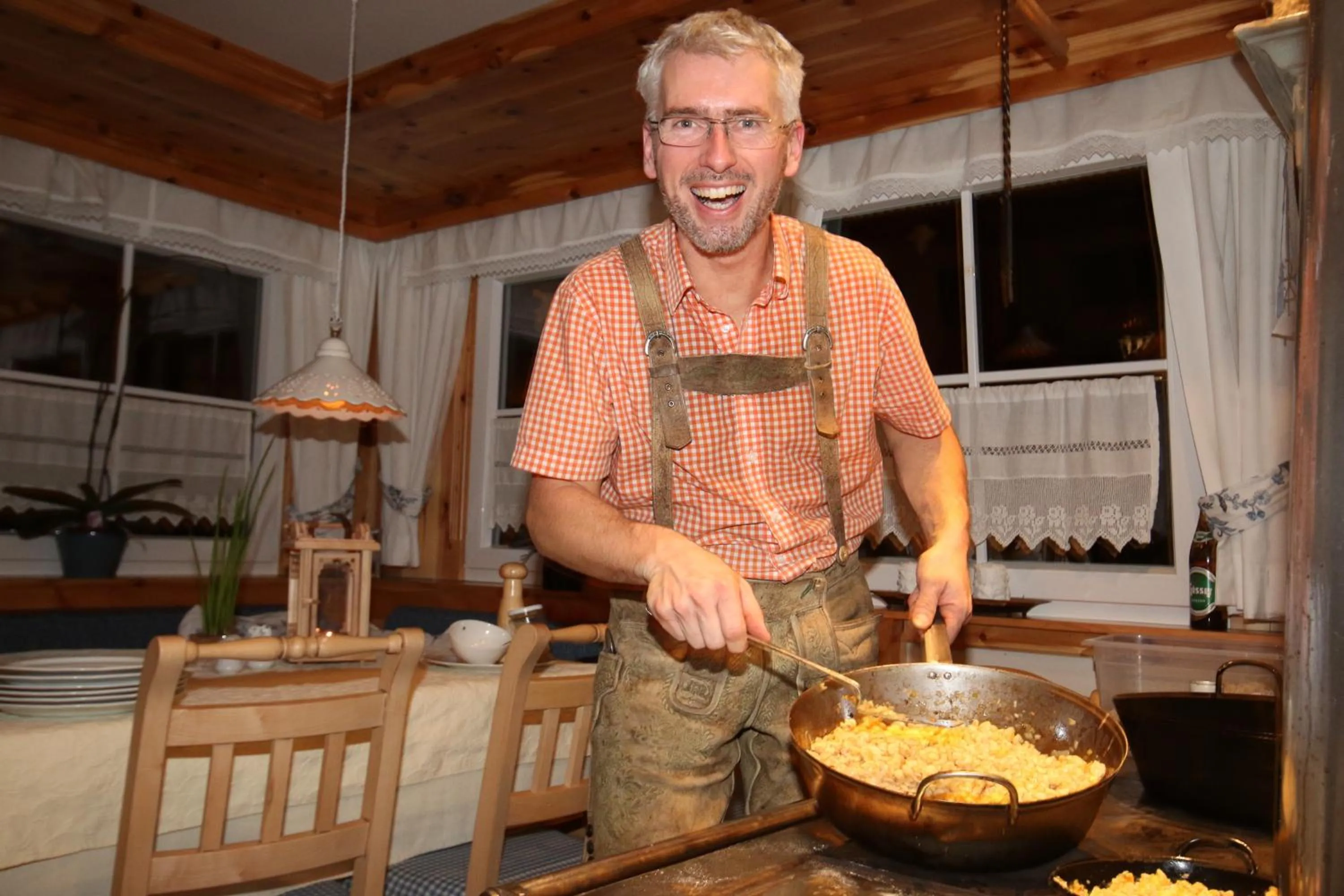 People in Hotel Kreutzer