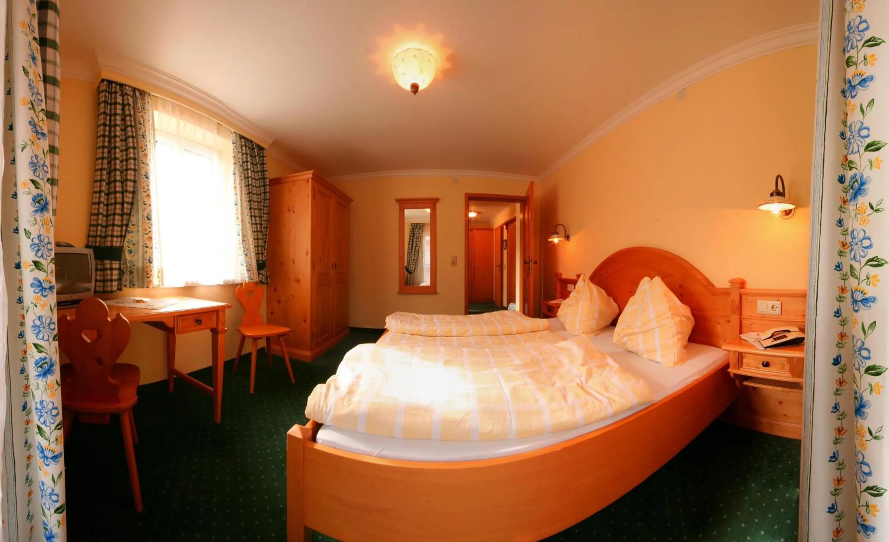 Bed in Hotel Kreutzer