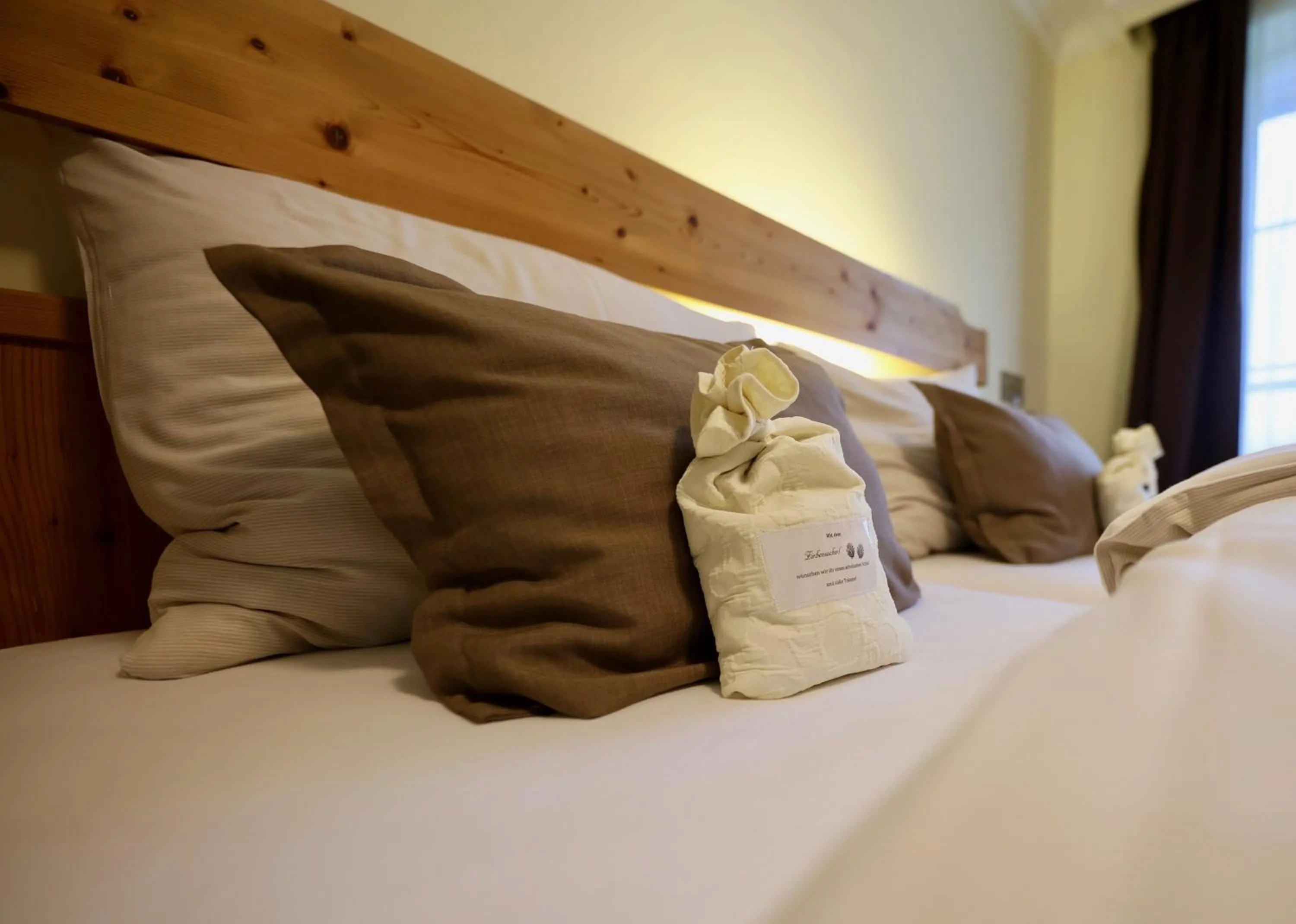 Staff, Bed in Hotel Kreutzer