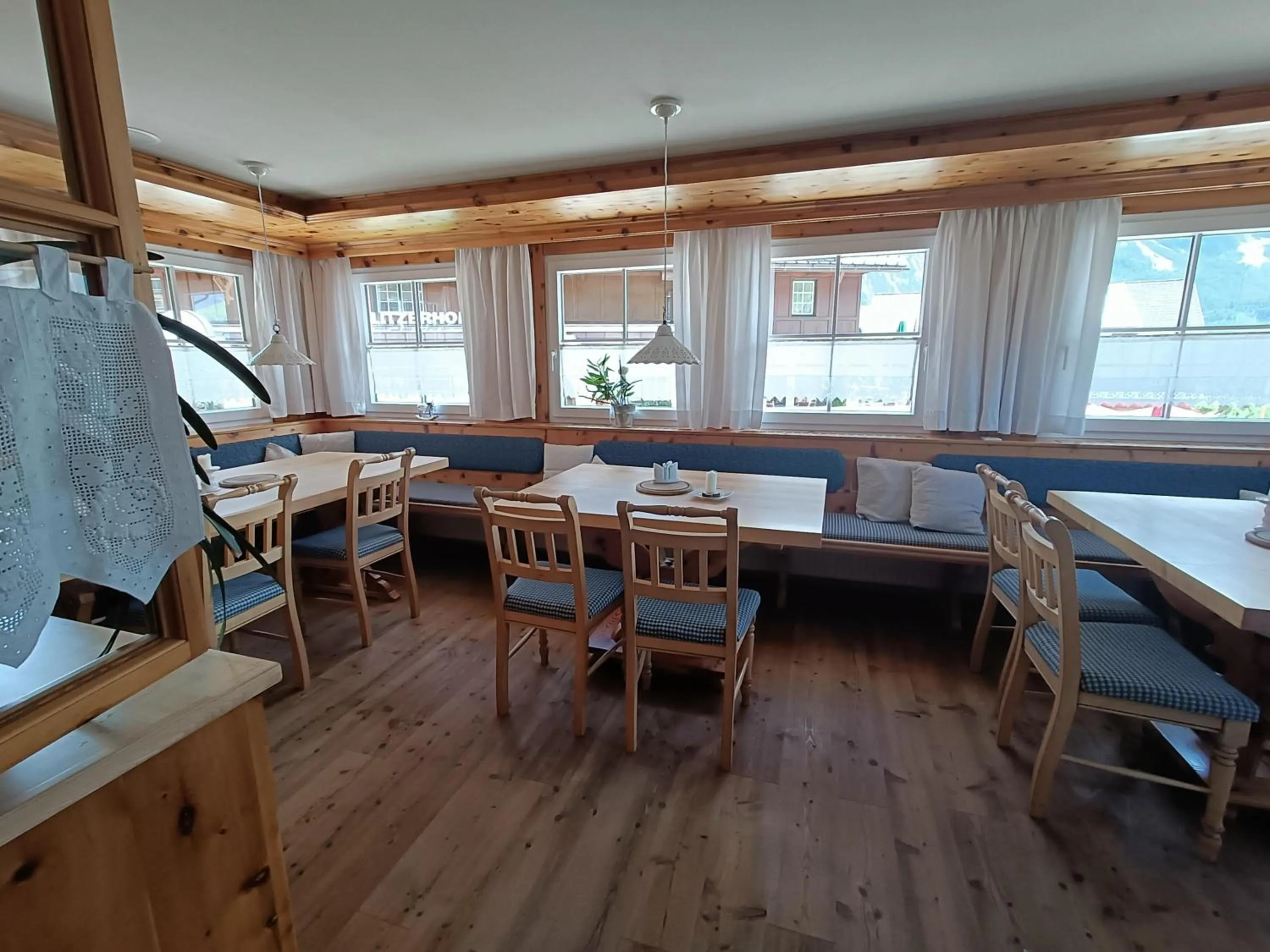 Dining area in Hotel Kreutzer