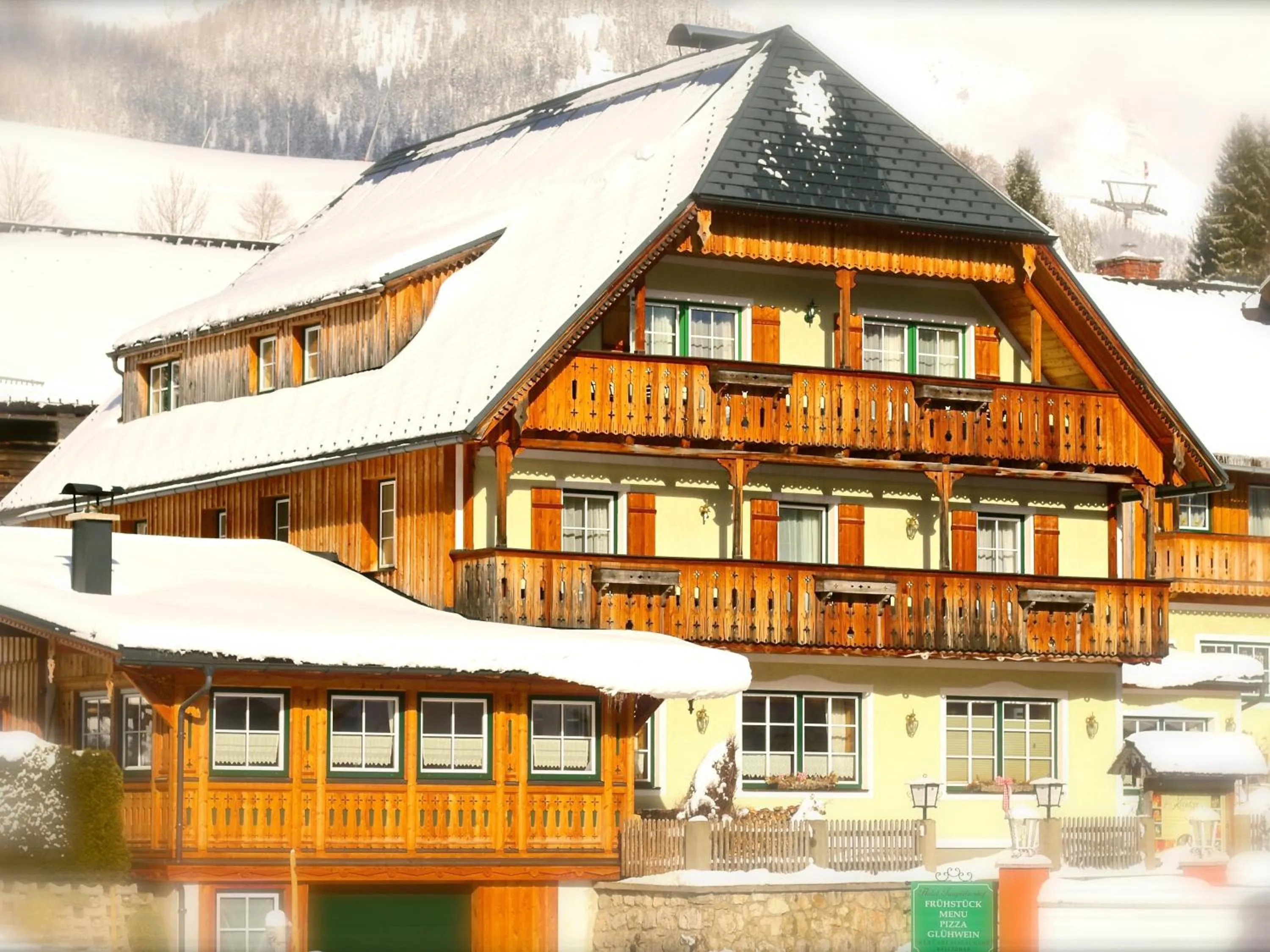 Facade/entrance in Hotel Kreutzer
