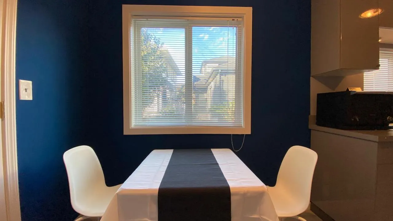 Dining area in Beach side House SHELL kamakurahase