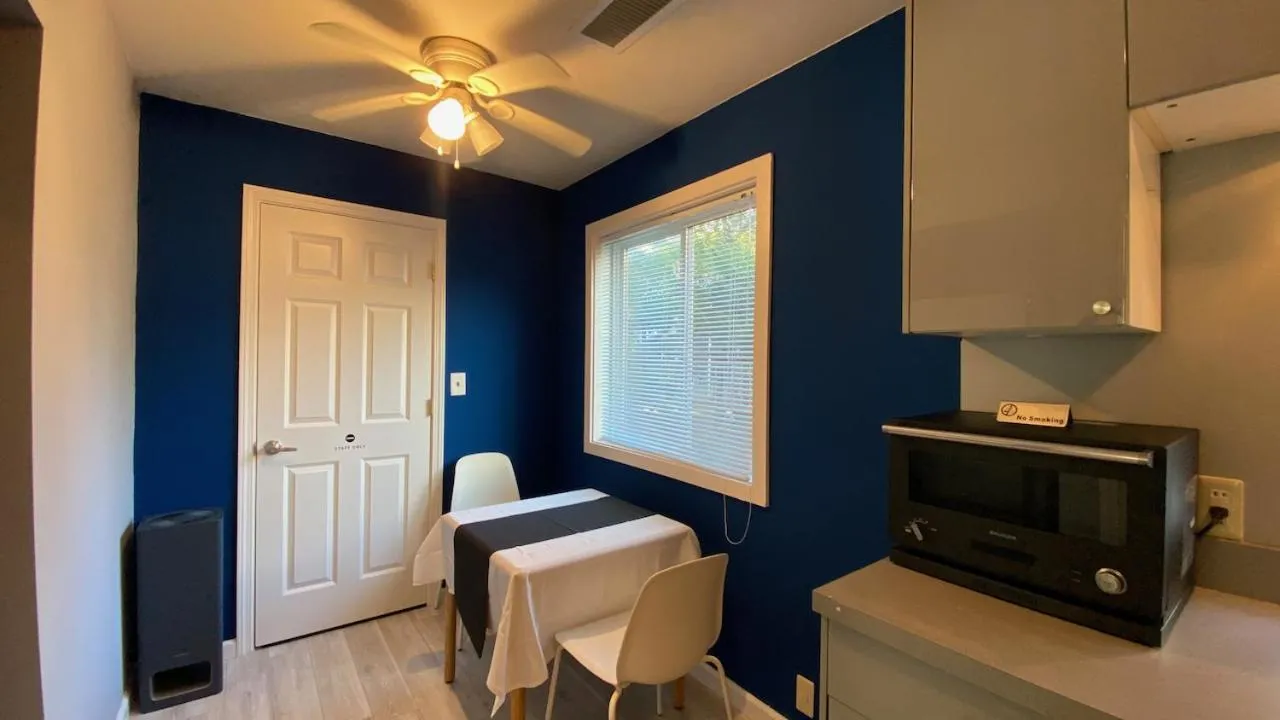 Dining area in Beach side House SHELL kamakurahase
