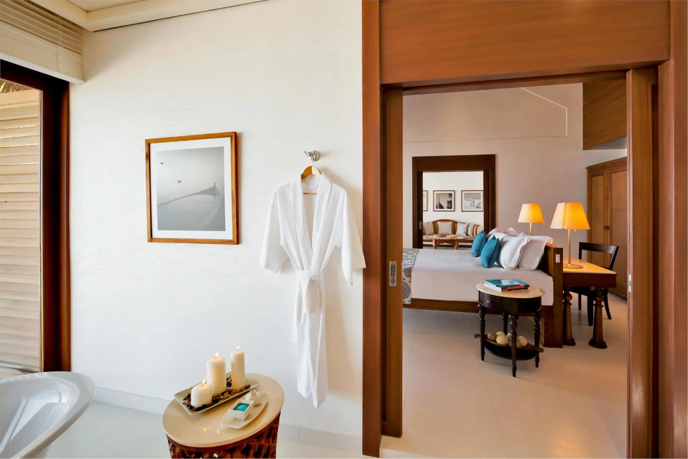 Bathroom, Bed in The Residence Maldives