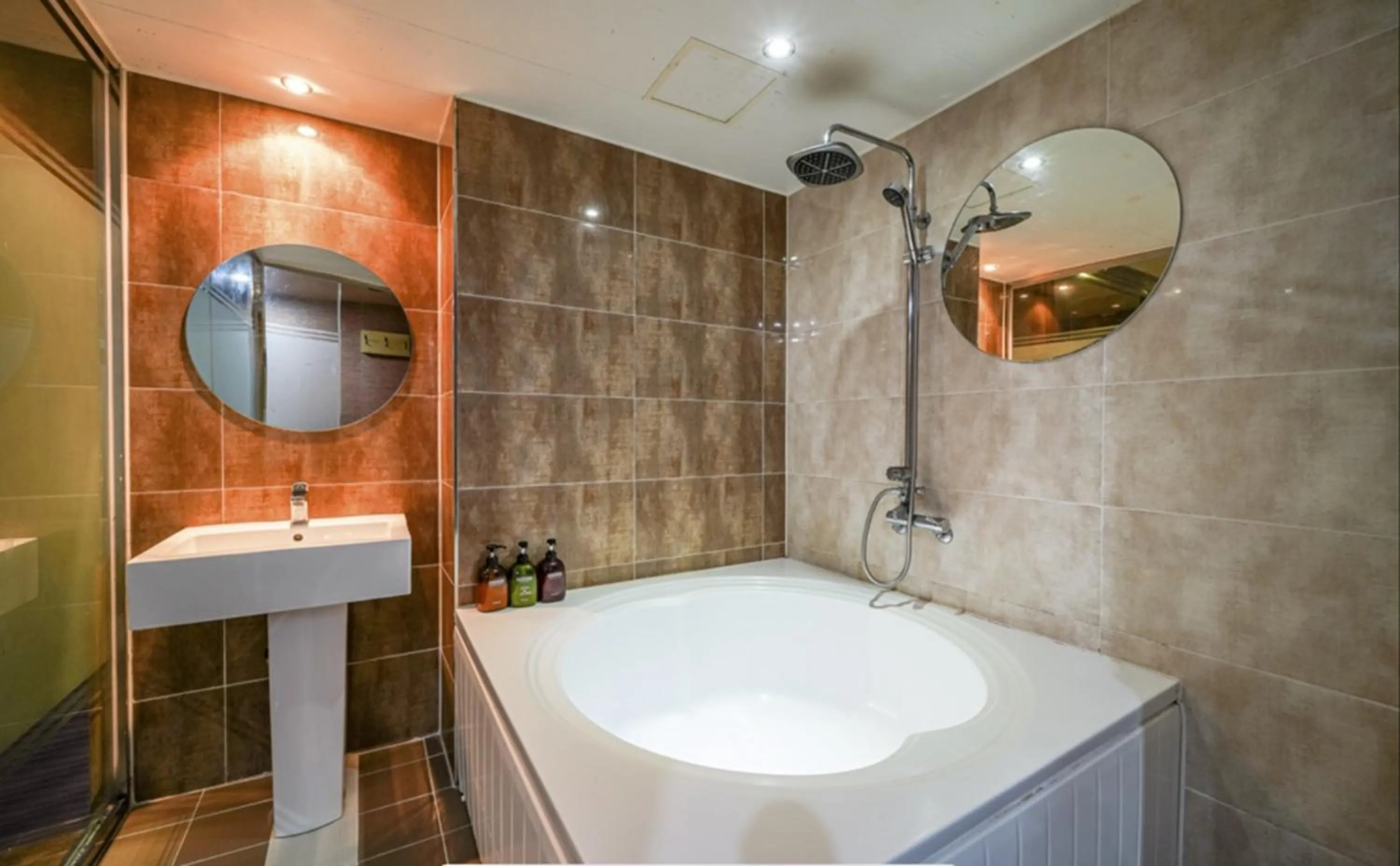 Toilet in Hotel JUNE Haeundae