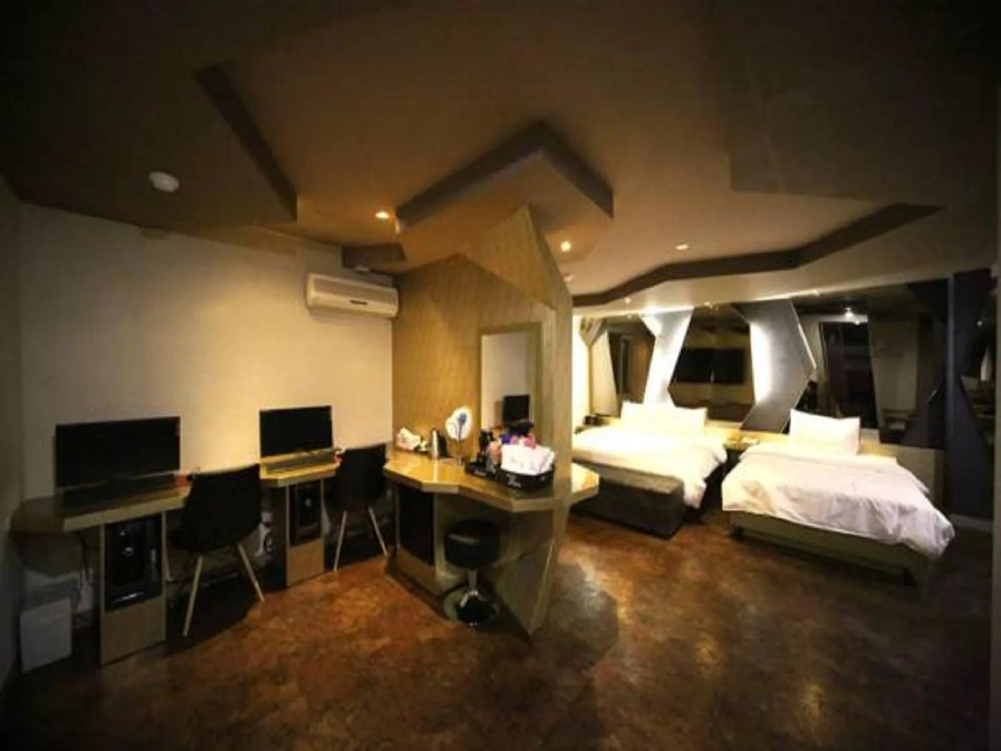 Living room, Bed in Hotel JUNE Haeundae