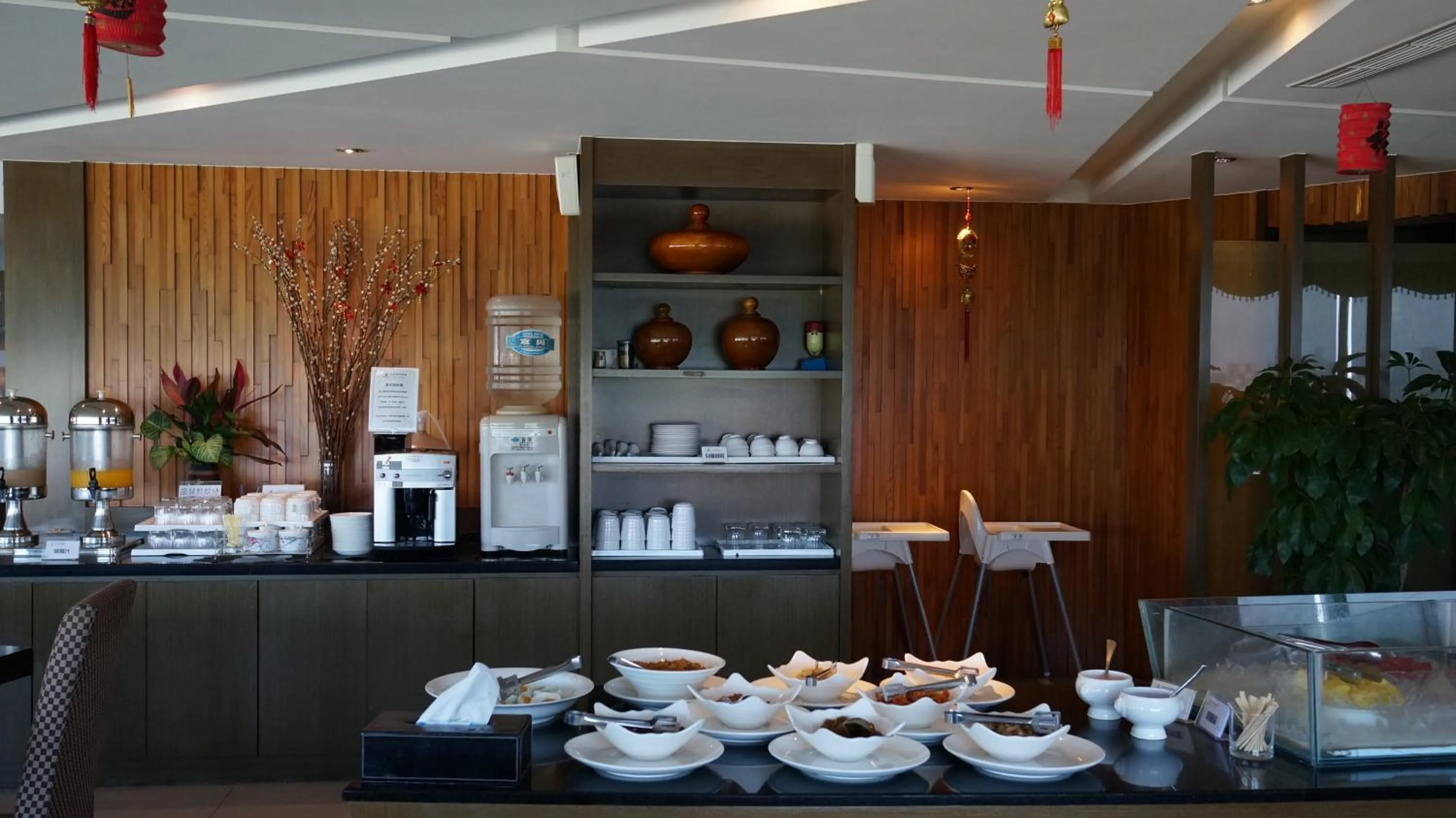 Restaurant/places to eat in Dubai Motel